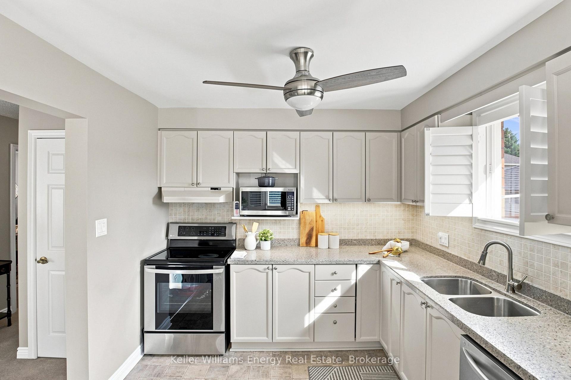Photo 15 of 30 Alderbrook Drive, Clarington, Courtice — HOMEH