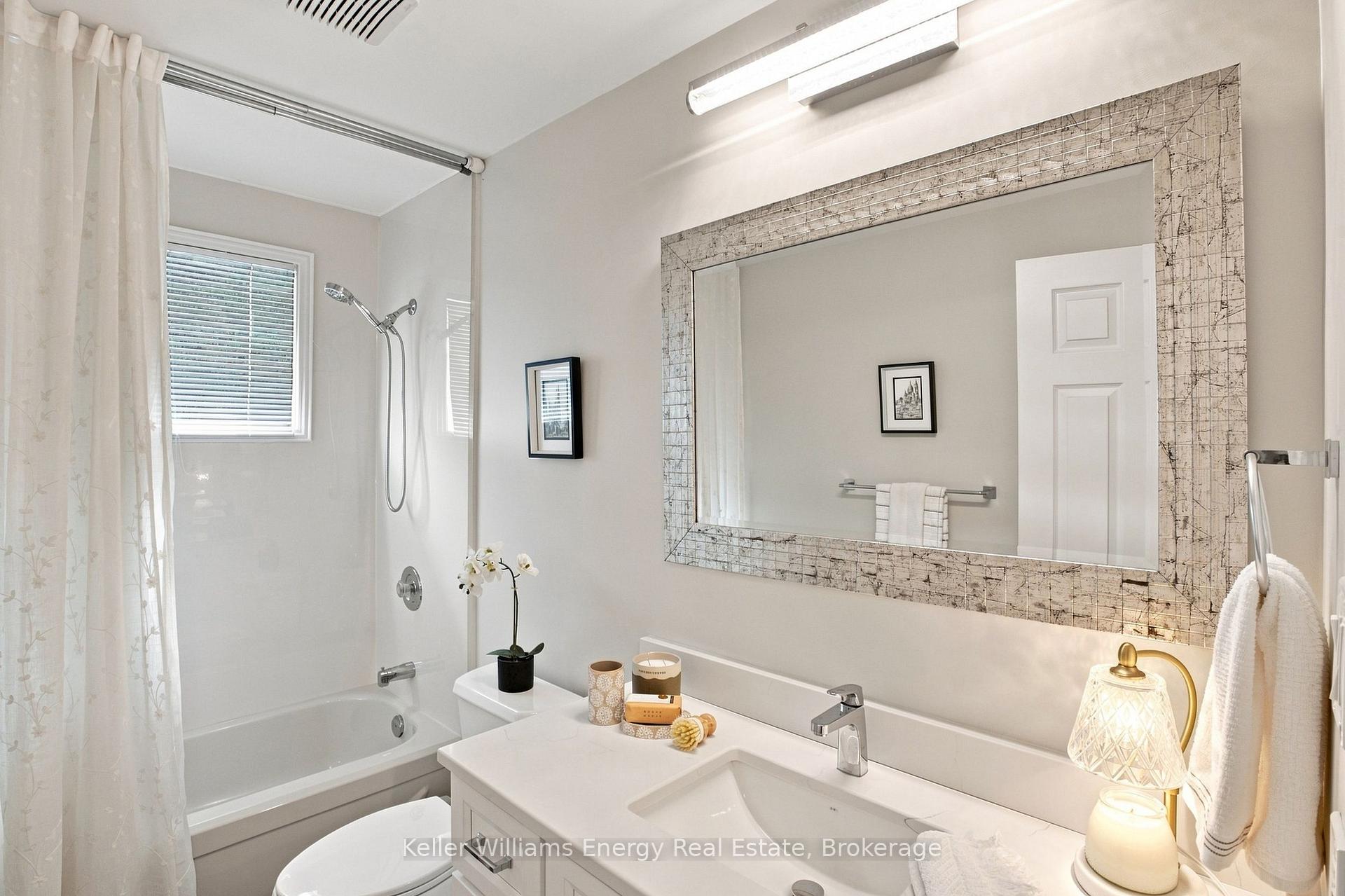 Photo 19 of 30 Alderbrook Drive, Clarington, Courtice — HOMEH
