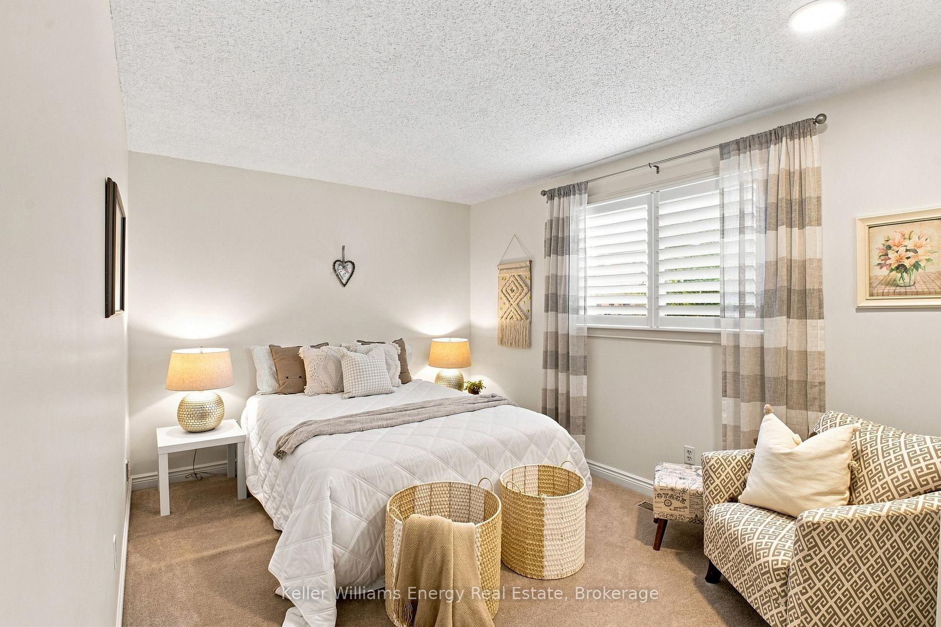 Photo 23 of 30 Alderbrook Drive, Clarington, Courtice — HOMEH