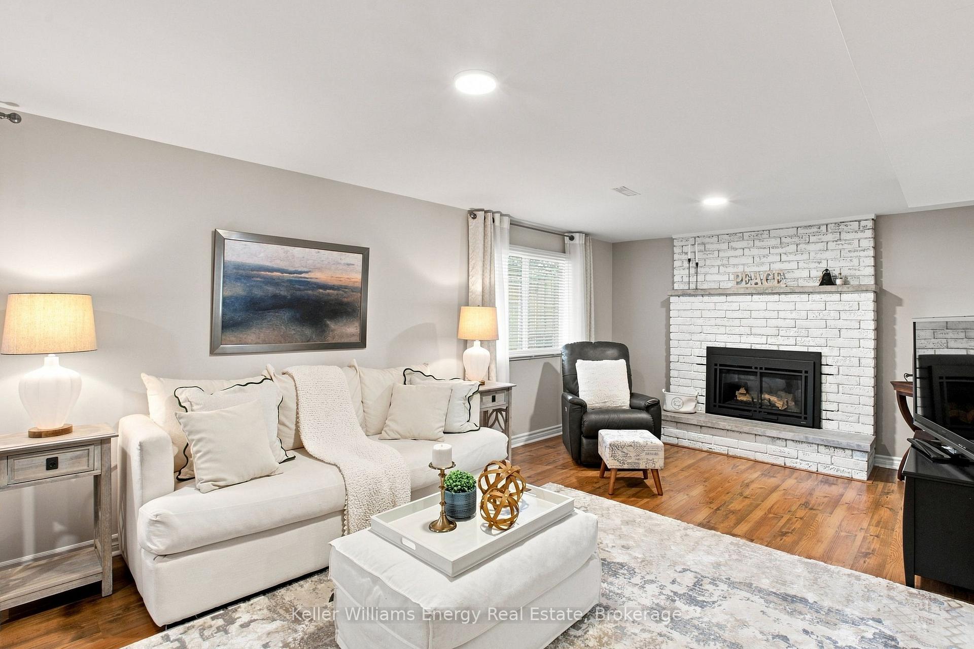 Photo 28 of 30 Alderbrook Drive, Clarington, Courtice — HOMEH