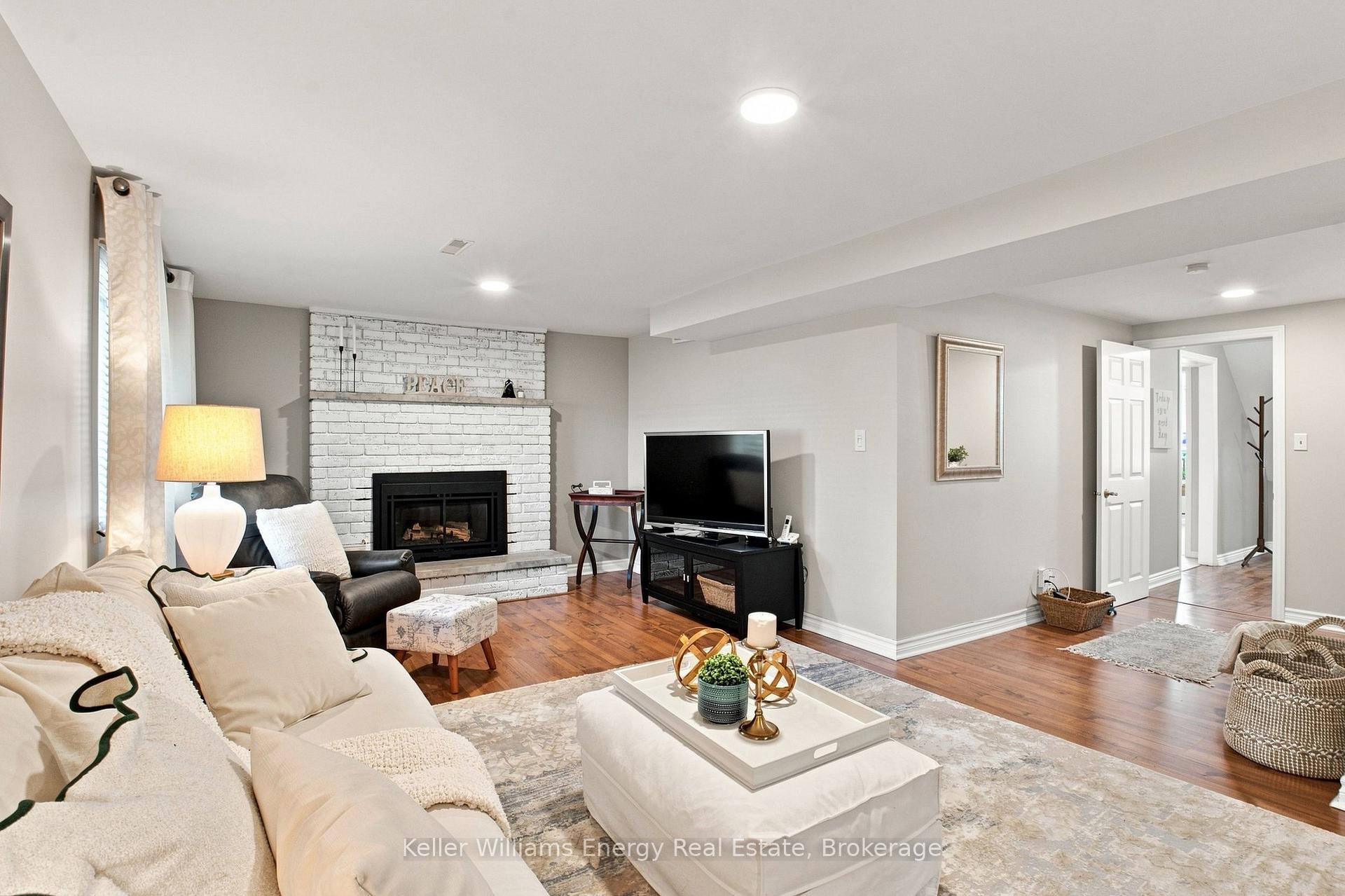 Photo 32 of 30 Alderbrook Drive, Clarington, Courtice — HOMEH