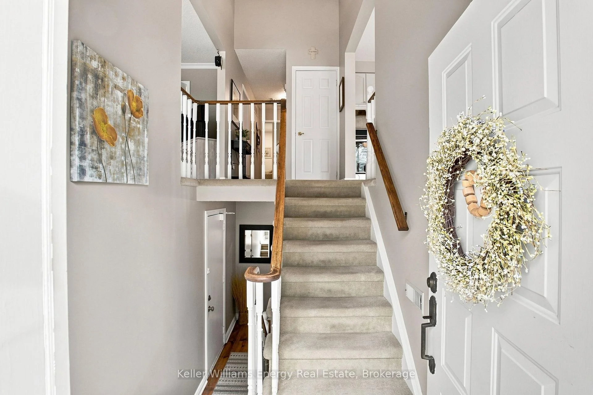 Photo 5 of 30 Alderbrook Drive, Clarington, Courtice — HOMEH
