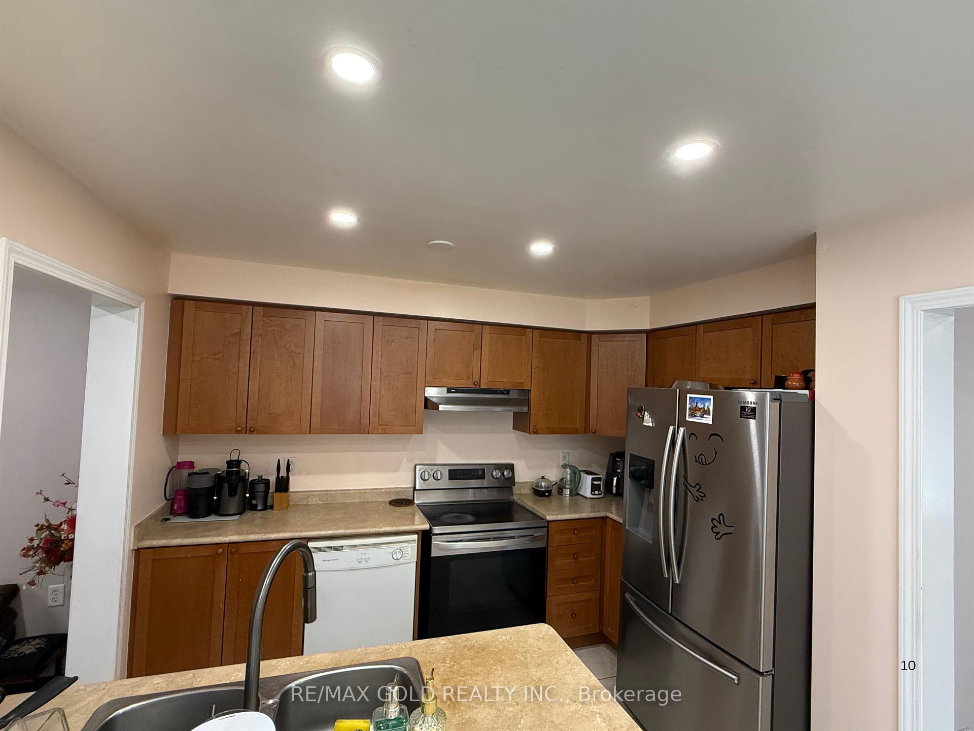 Photo 5 of 13 Eastway Street, Brampton, Gore Industrial North — HOMEH