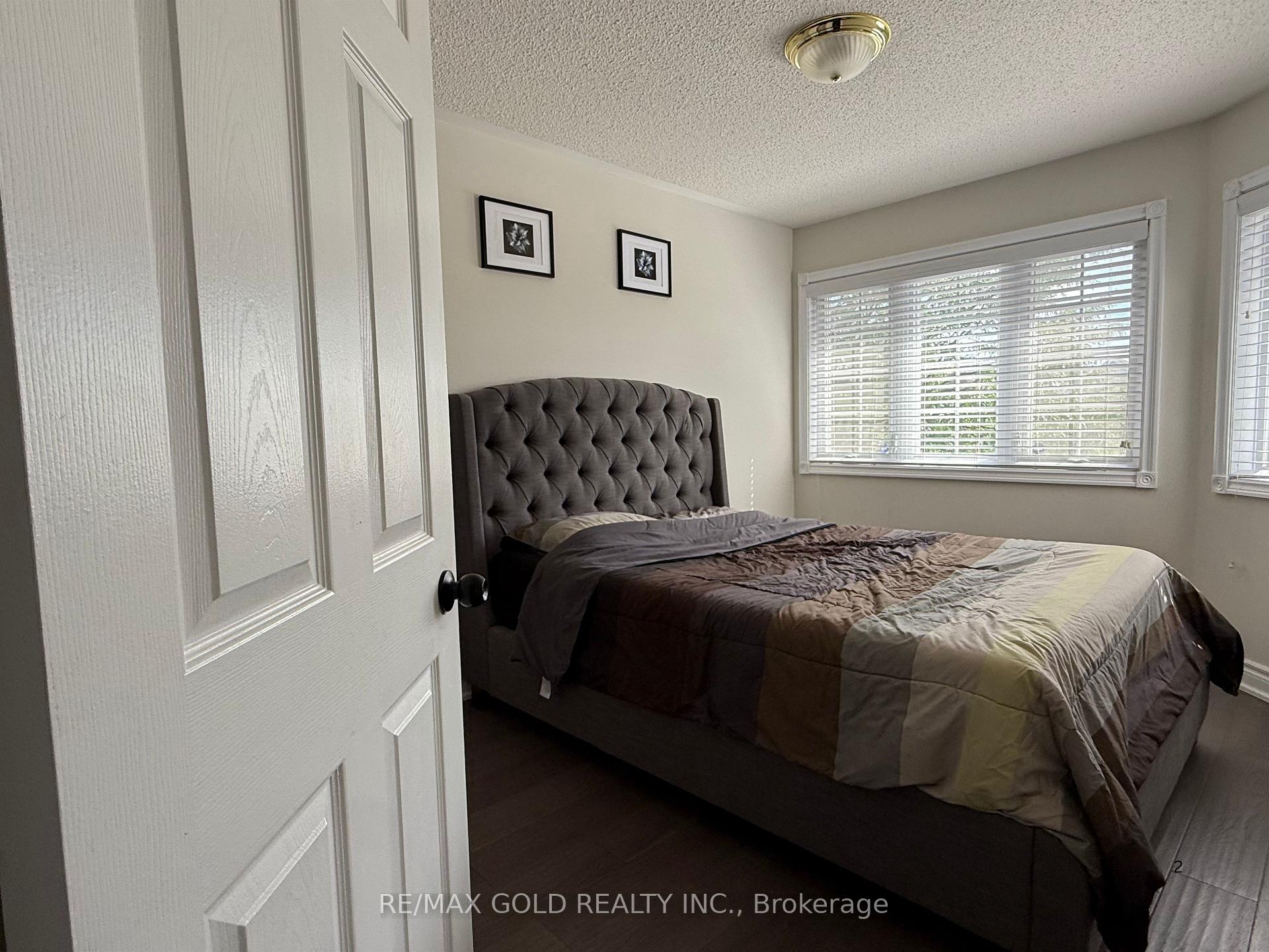 Photo 11 of 13 Eastway Street, Brampton, Gore Industrial North — HOMEH