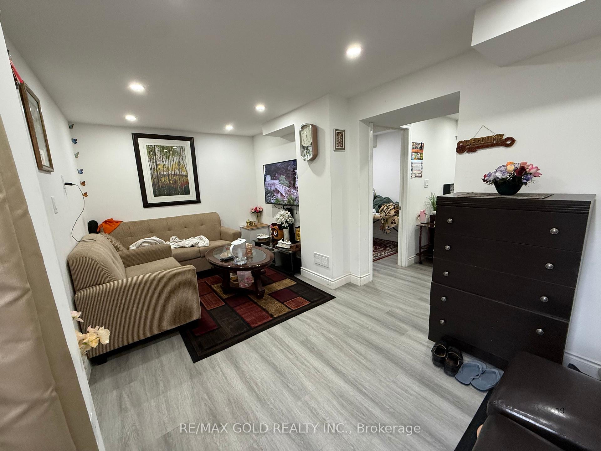 Photo 17 of 13 Eastway Street, Brampton, Gore Industrial North — HOMEH