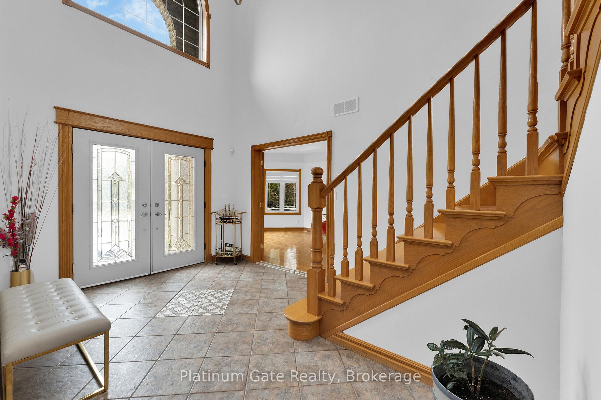Photo 4 of 150 Seymour Crescent, Lakeshore — HOMEH