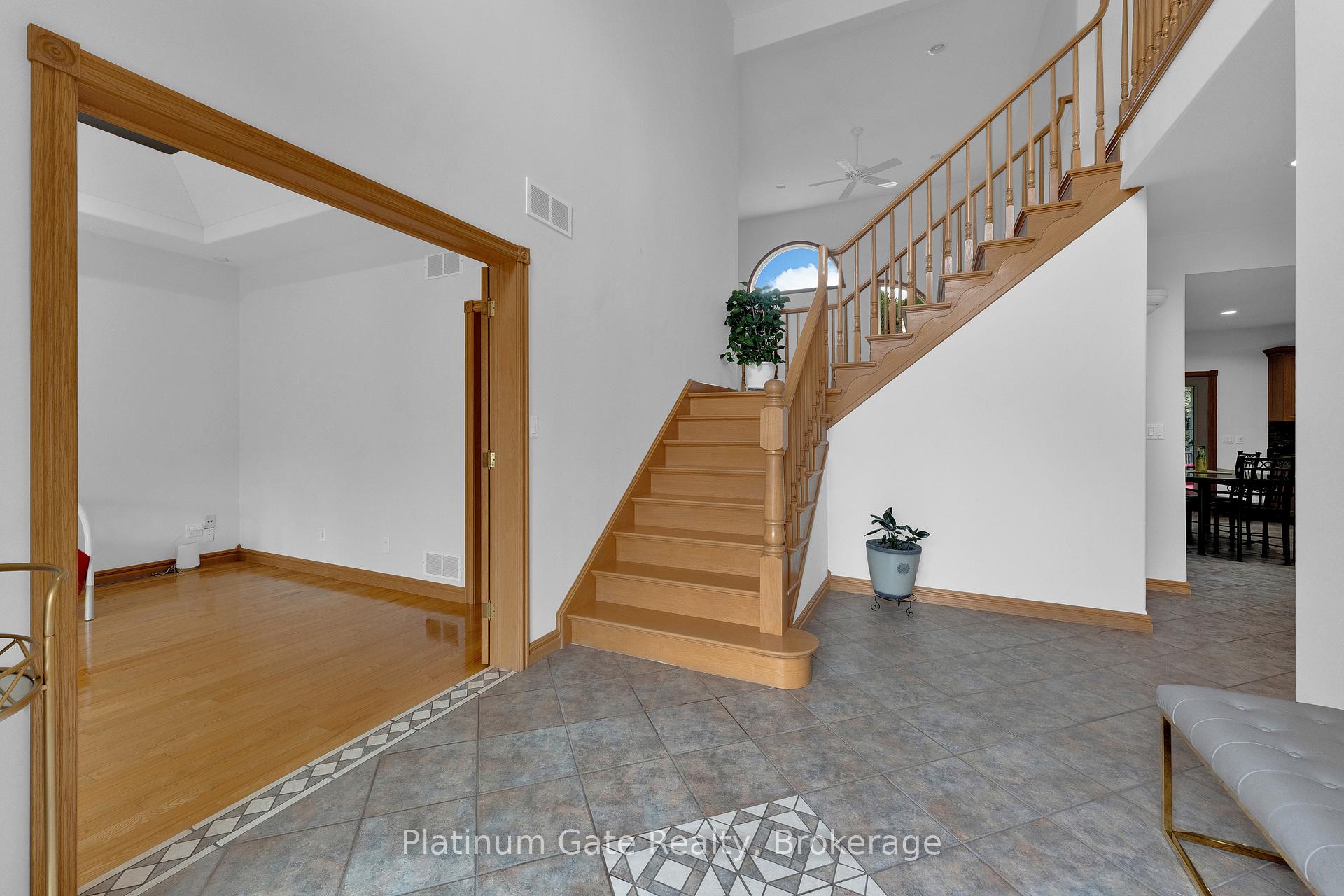 Photo 5 of 150 Seymour Crescent, Lakeshore — HOMEH