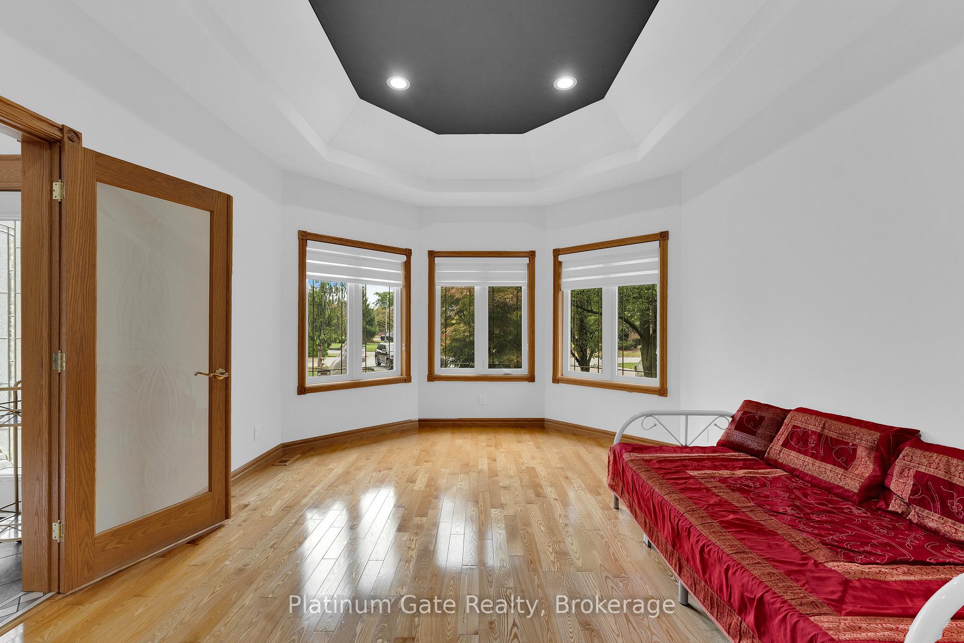 Photo 16 of 150 Seymour Crescent, Lakeshore — HOMEH