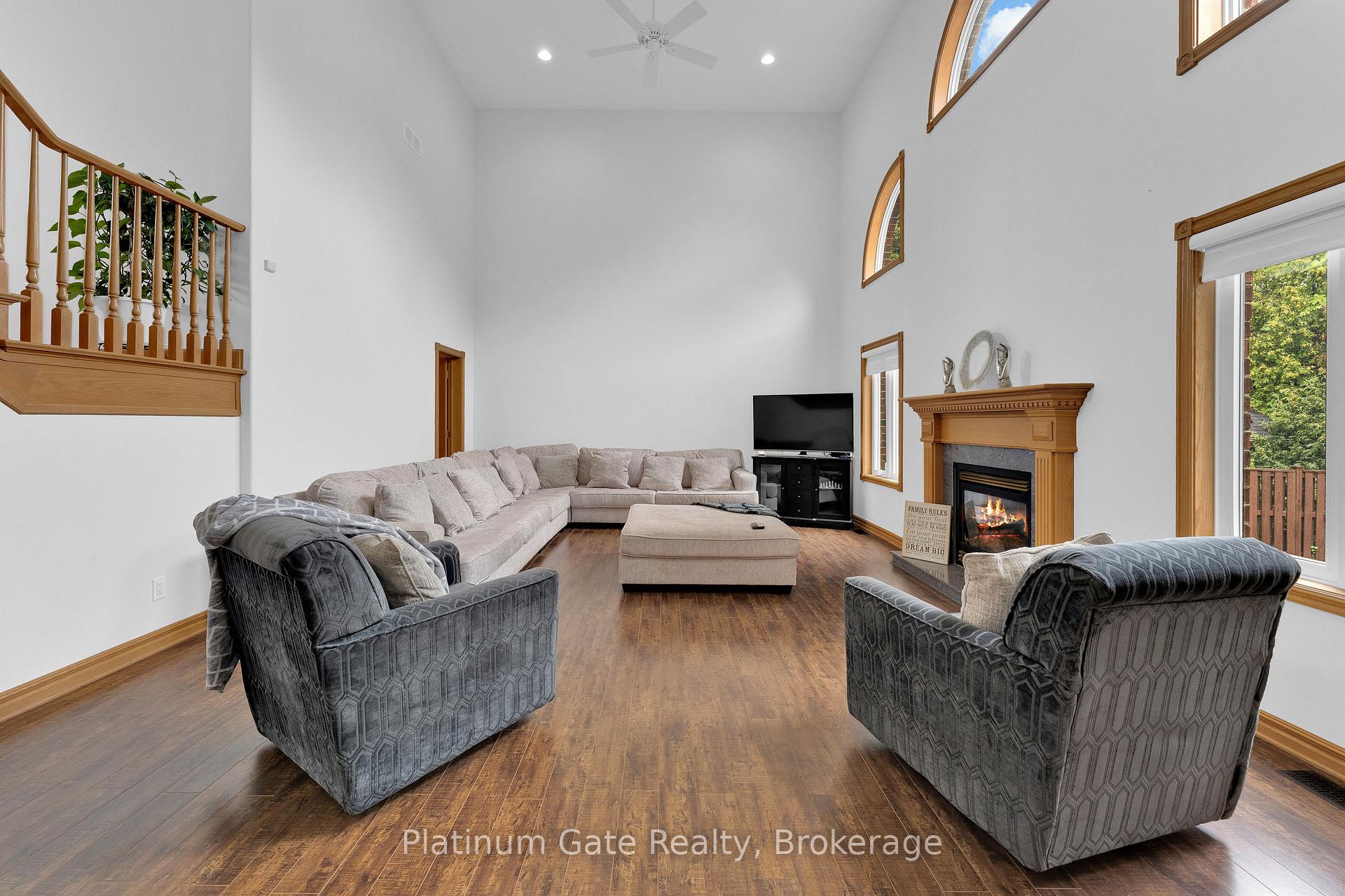 Photo 17 of 150 Seymour Crescent, Lakeshore — HOMEH