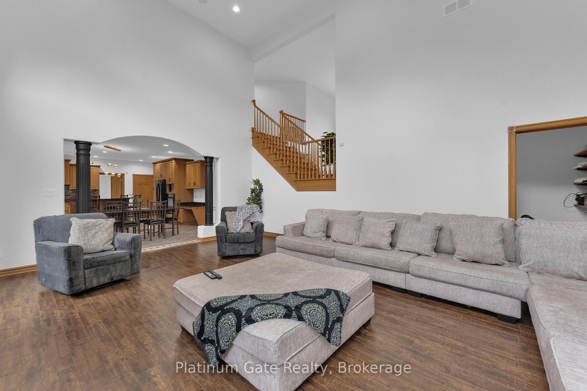 Photo 20 of 150 Seymour Crescent, Lakeshore — HOMEH