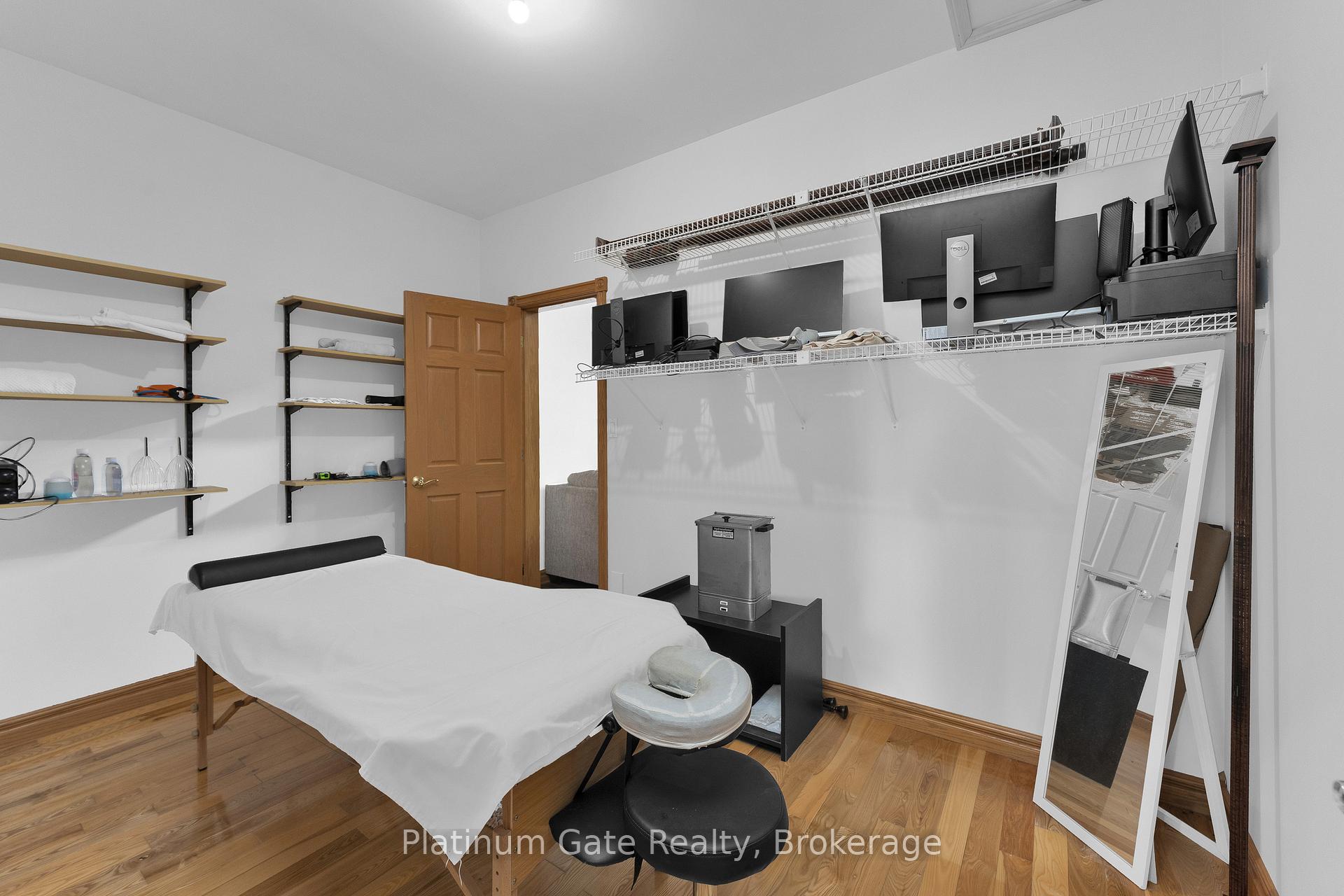 Photo 33 of 150 Seymour Crescent, Lakeshore — HOMEH