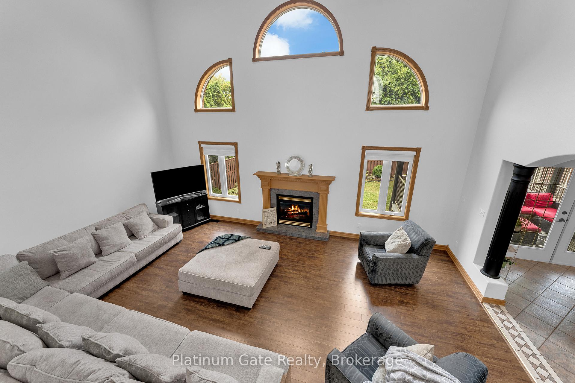 Photo 34 of 150 Seymour Crescent, Lakeshore — HOMEH