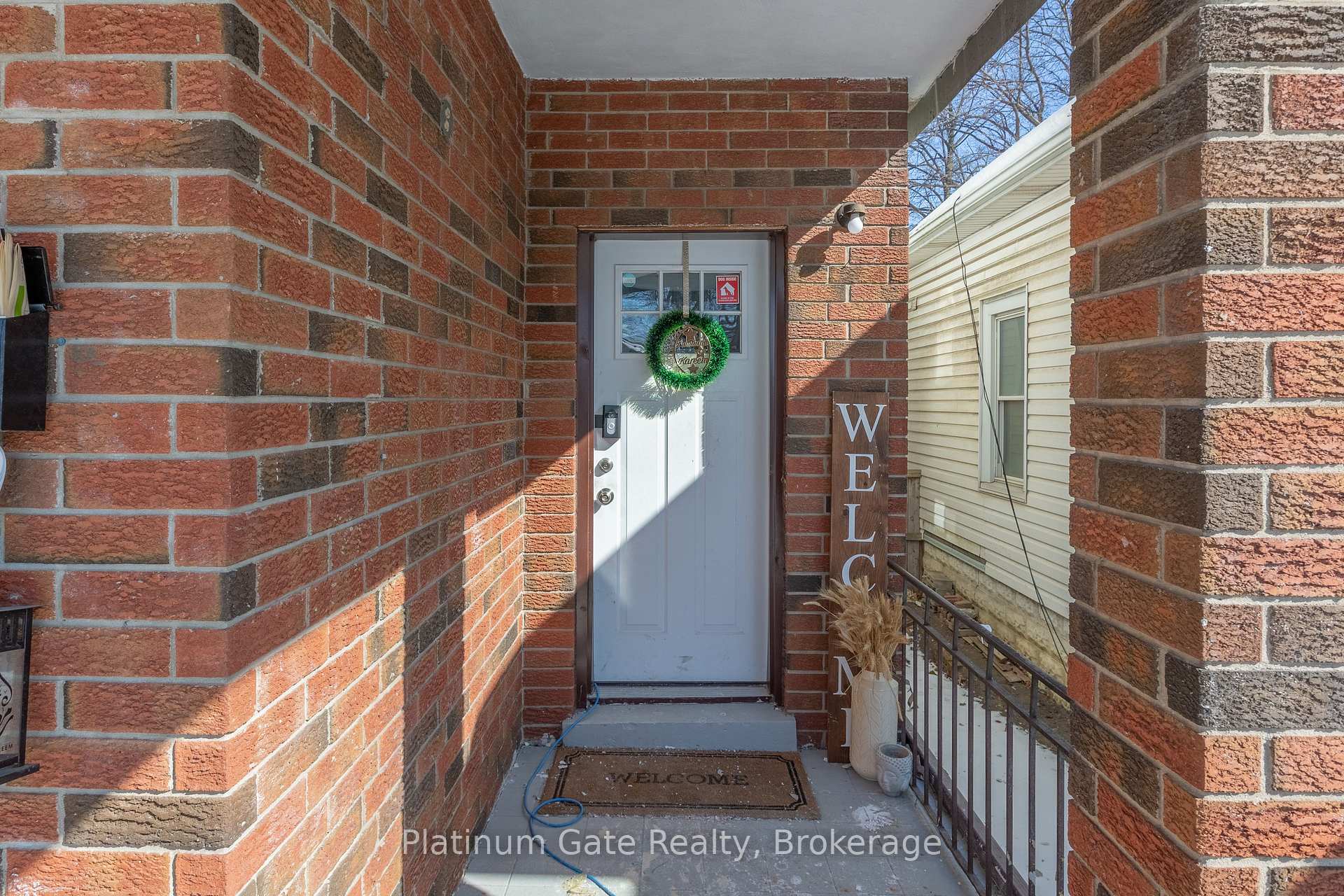 Photo 2 of 1036-40 Gladstone Avenue, Windsor — HOMEH