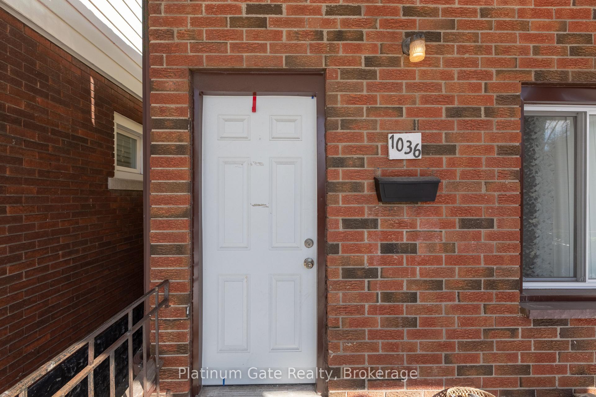 Photo 13 of 1036-40 Gladstone Avenue, Windsor — HOMEH
