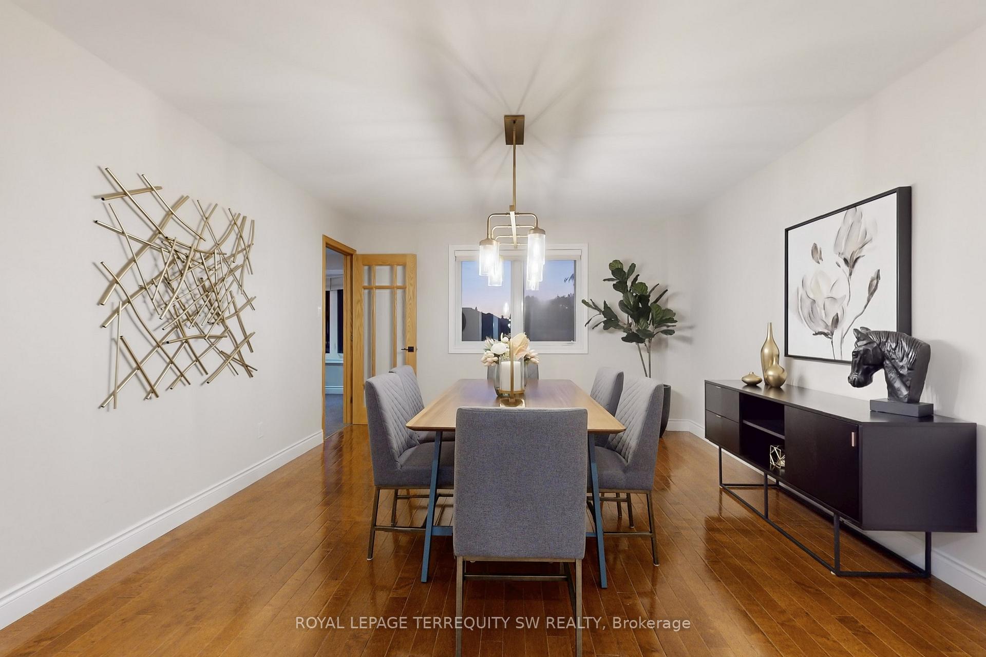 Photo 5 of 8 Chalmers Court, Brampton, Heart Lake East — HOMEH