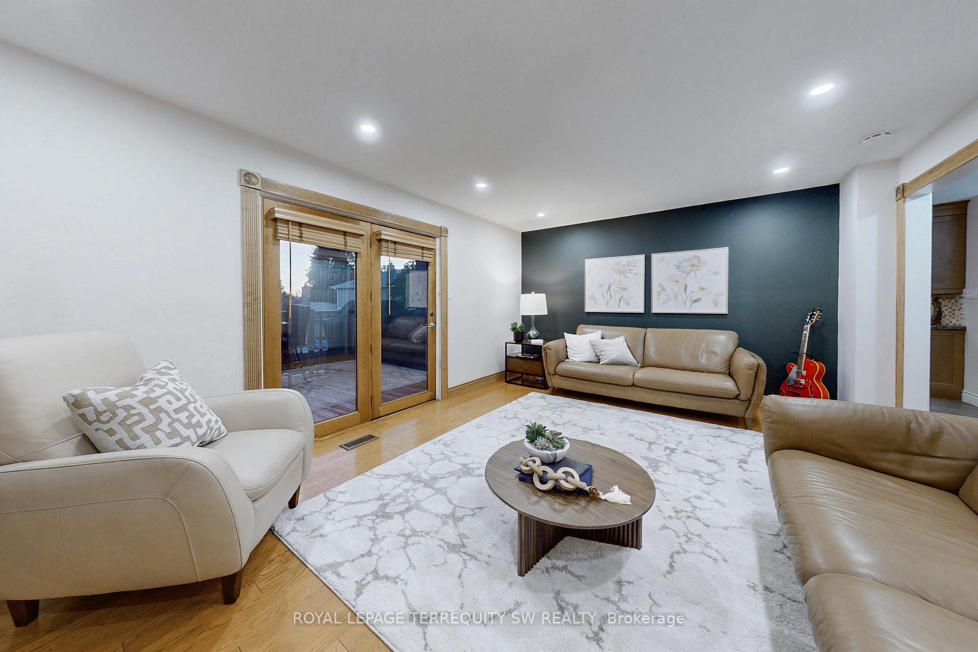 Photo 8 of 8 Chalmers Court, Brampton, Heart Lake East — HOMEH