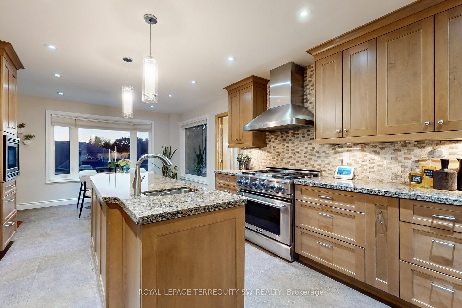 Photo 12 of 8 Chalmers Court, Brampton, Heart Lake East — HOMEH
