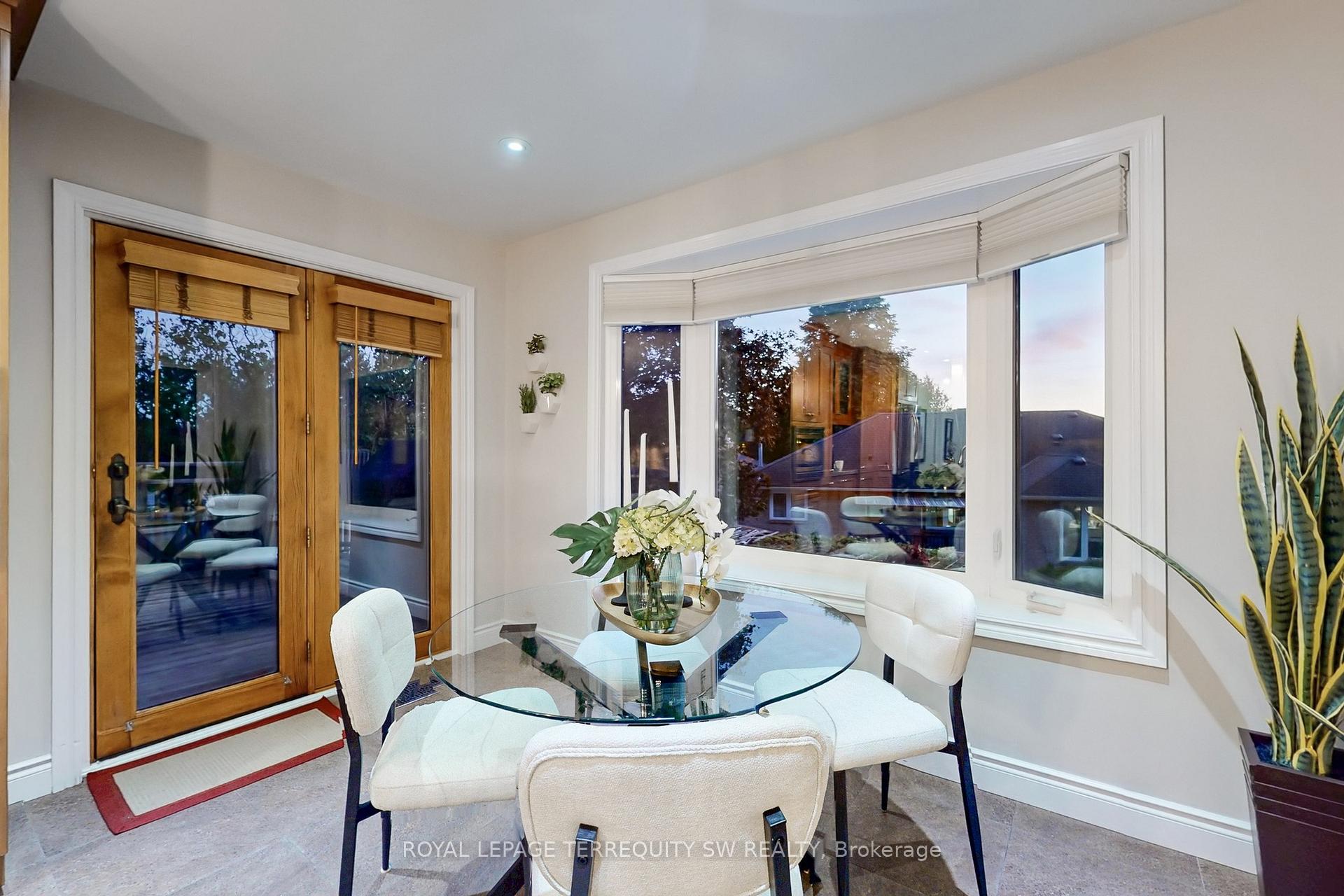 Photo 13 of 8 Chalmers Court, Brampton, Heart Lake East — HOMEH