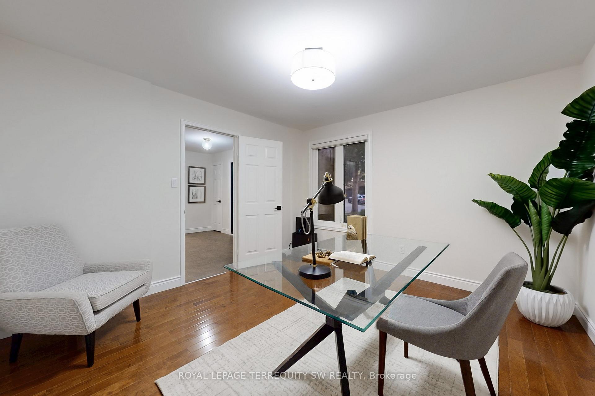 Photo 14 of 8 Chalmers Court, Brampton, Heart Lake East — HOMEH