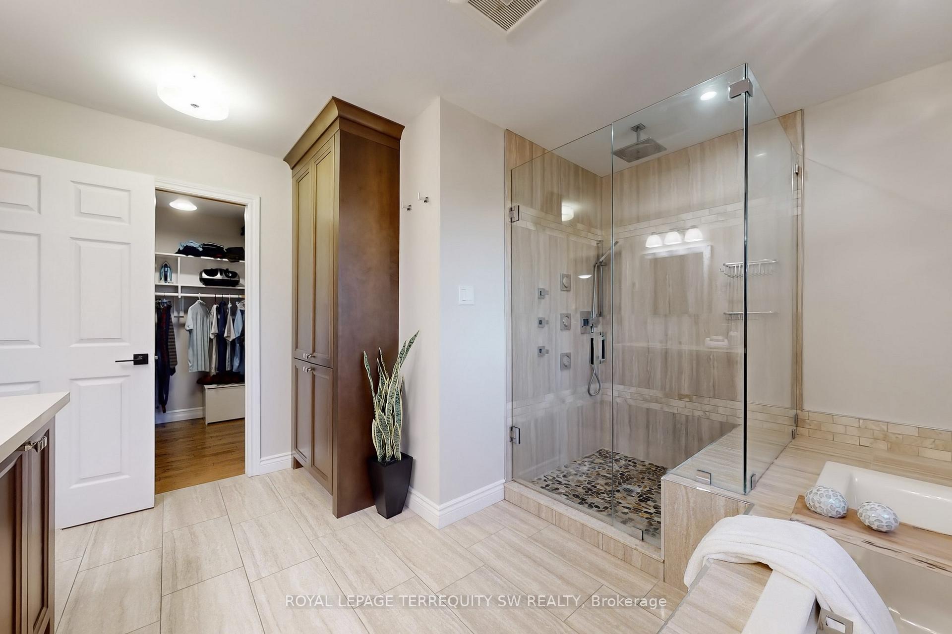 Photo 24 of 8 Chalmers Court, Brampton, Heart Lake East — HOMEH