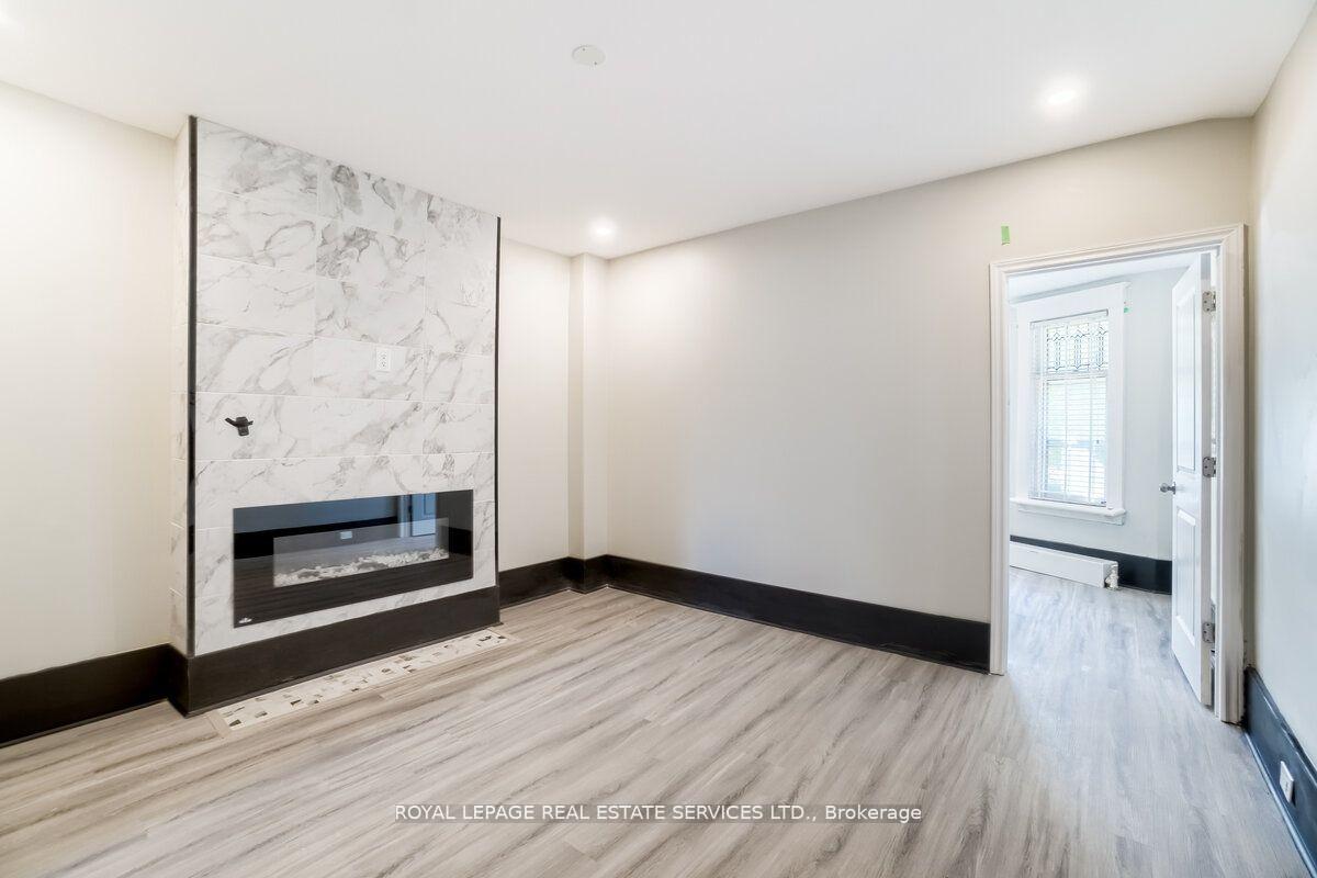 Photo 3 of 31 Tyndall Avenue, Toronto, South Parkdale — HOMEH