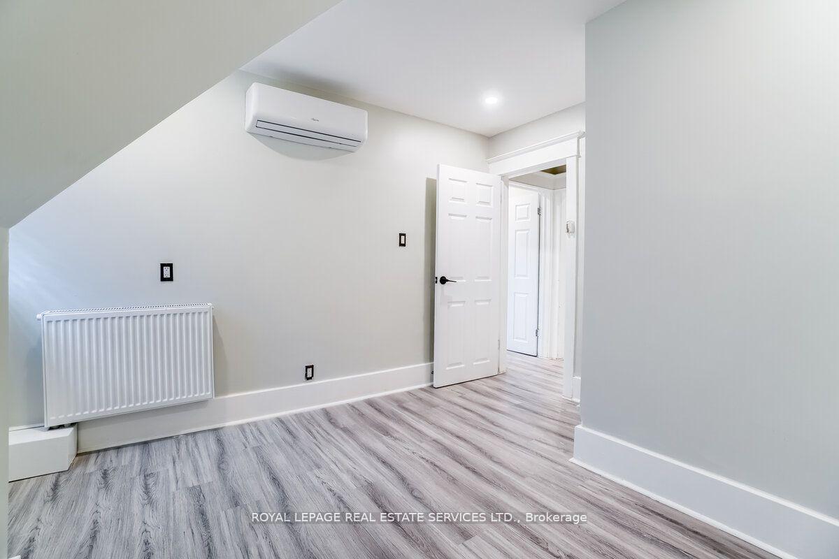 Photo 32 of 31 Tyndall Avenue, Toronto, South Parkdale — HOMEH