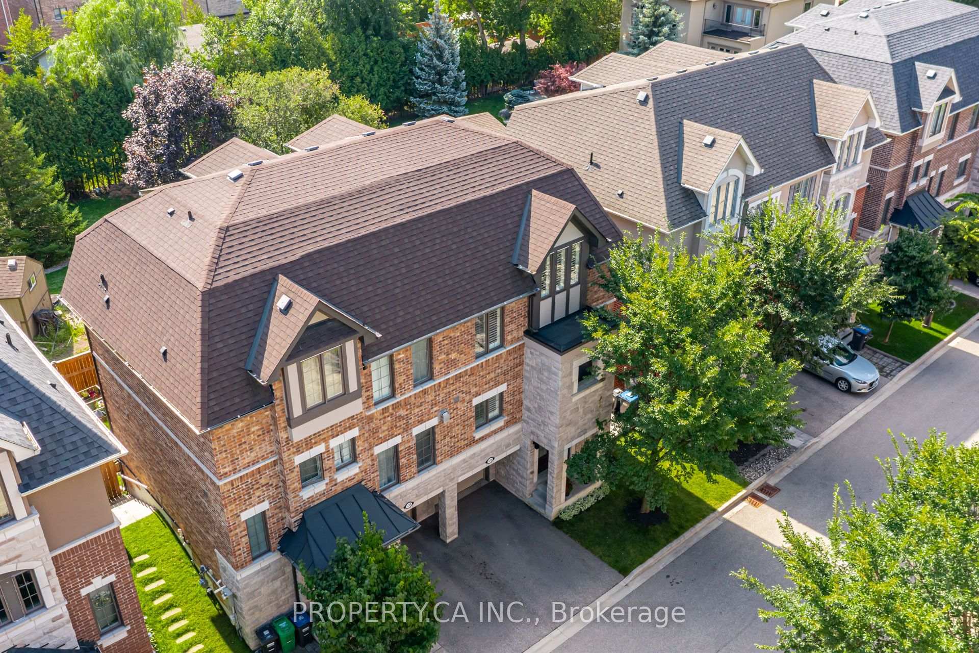 Front of 1226 Azinger Lane