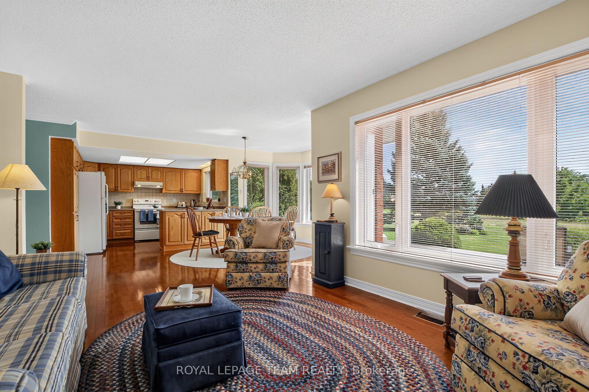 Photo 4 of 19 Slade Crescent, Ottawa, Kanata - Kanata Lakes/Heritage Hills — HOMEH