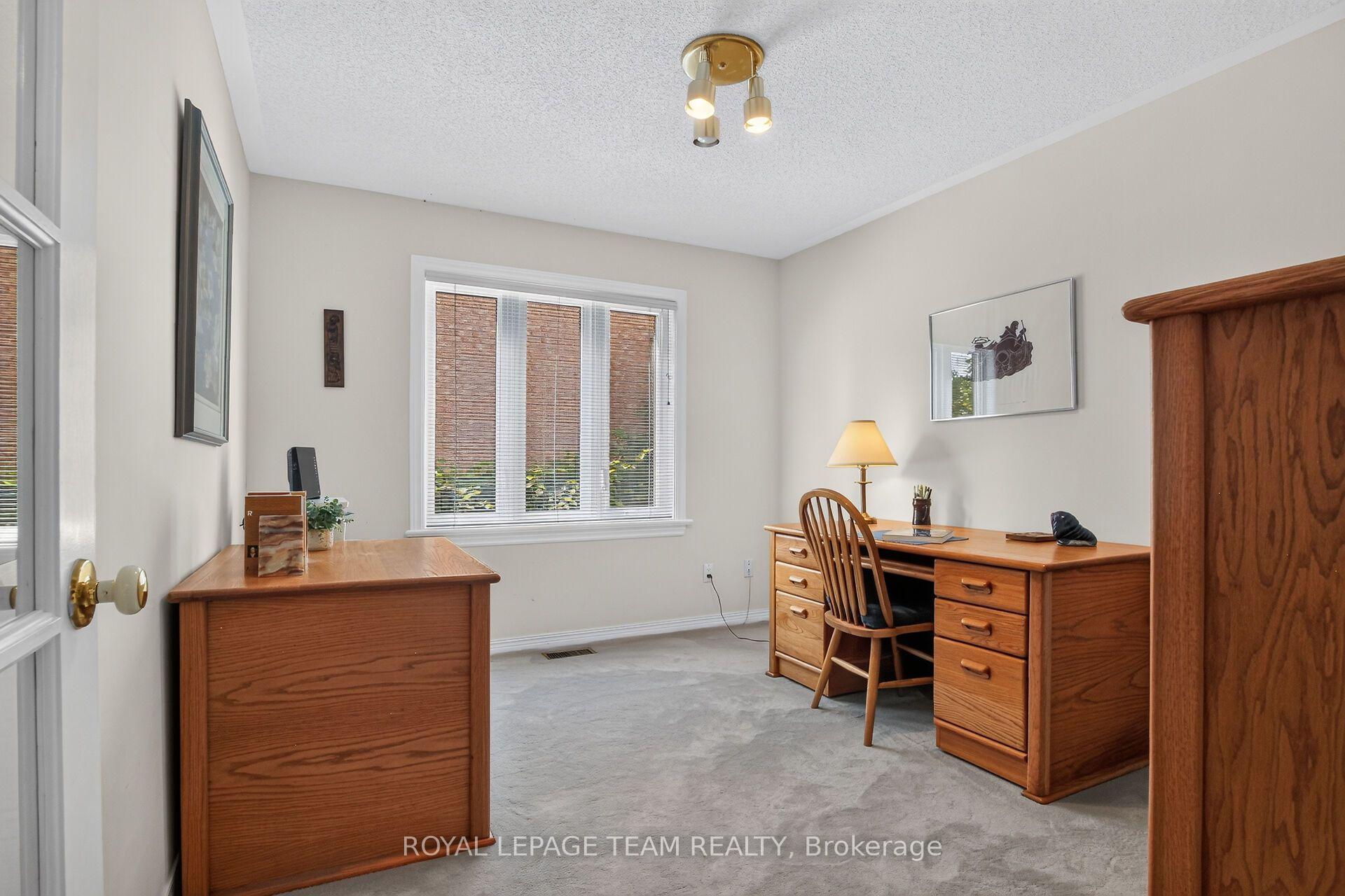 Photo 5 of 19 Slade Crescent, Ottawa, Kanata - Kanata Lakes/Heritage Hills — HOMEH