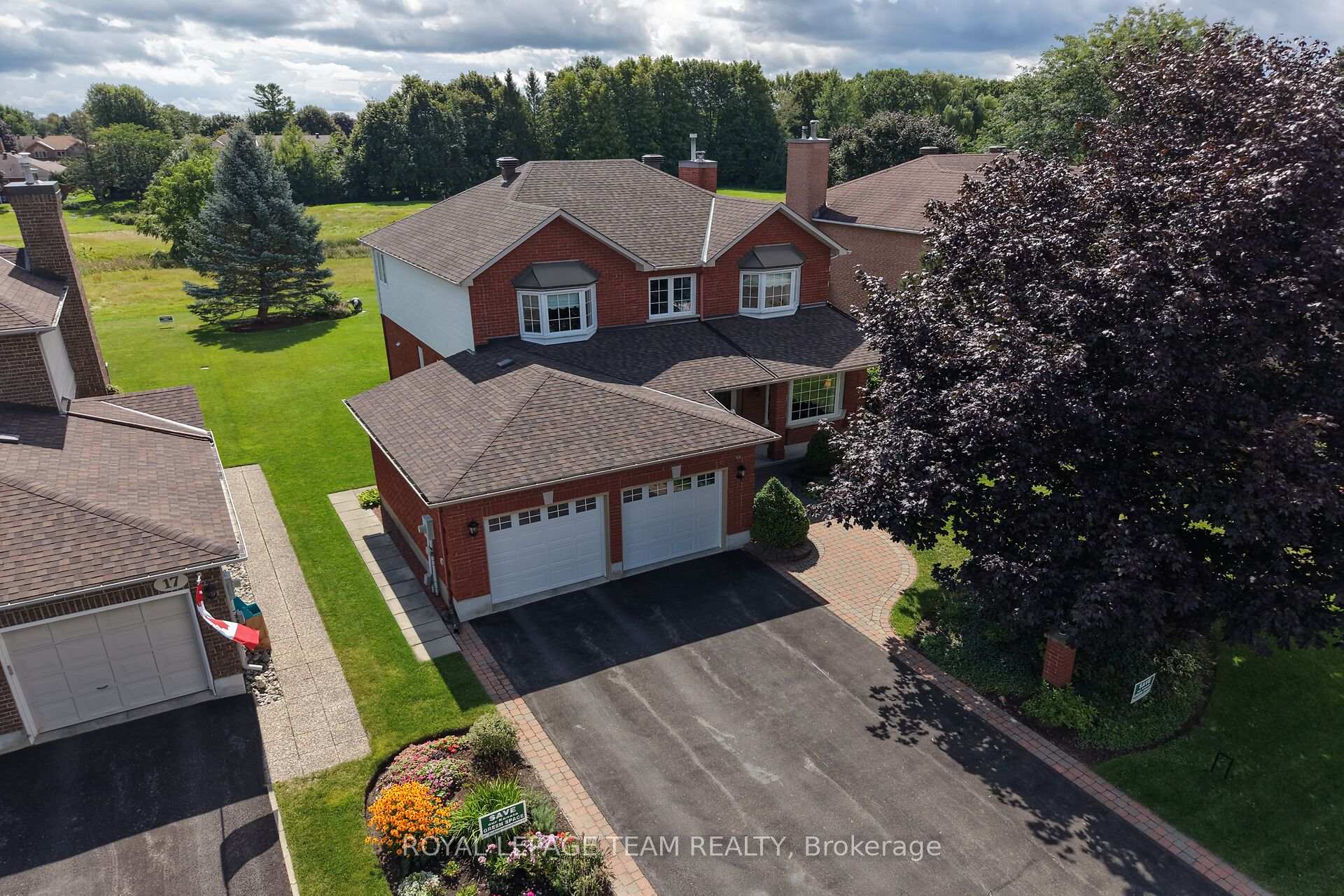 Photo 6 of 19 Slade Crescent, Ottawa, Kanata - Kanata Lakes/Heritage Hills — HOMEH
