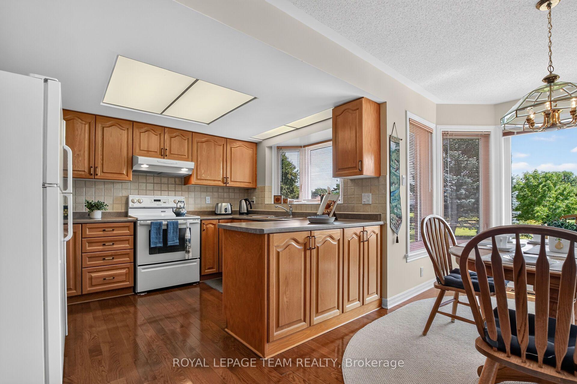 Photo 15 of 19 Slade Crescent, Ottawa, Kanata - Kanata Lakes/Heritage Hills — HOMEH