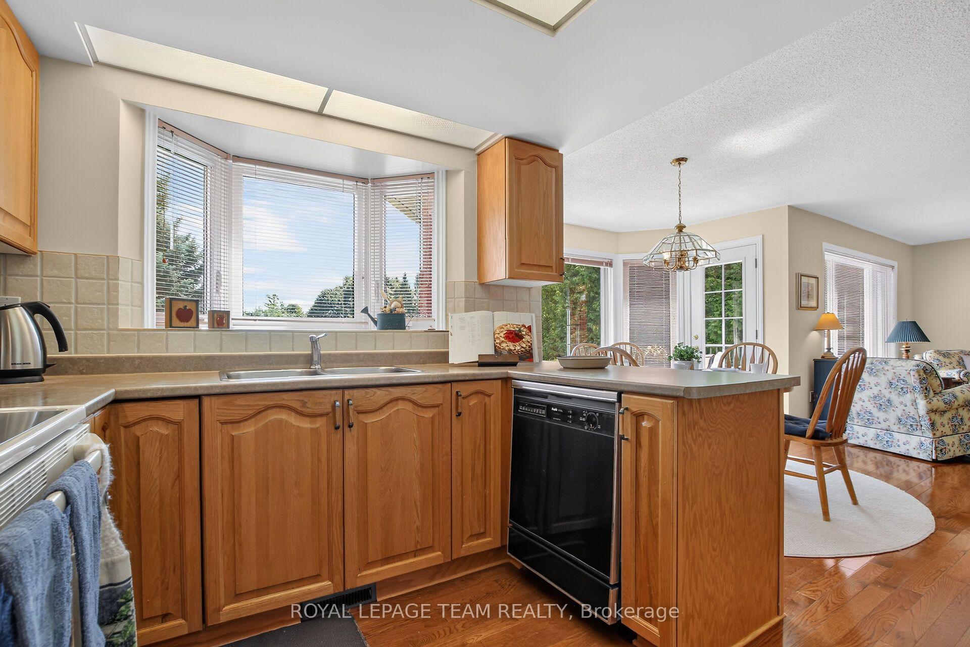 Photo 17 of 19 Slade Crescent, Ottawa, Kanata - Kanata Lakes/Heritage Hills — HOMEH