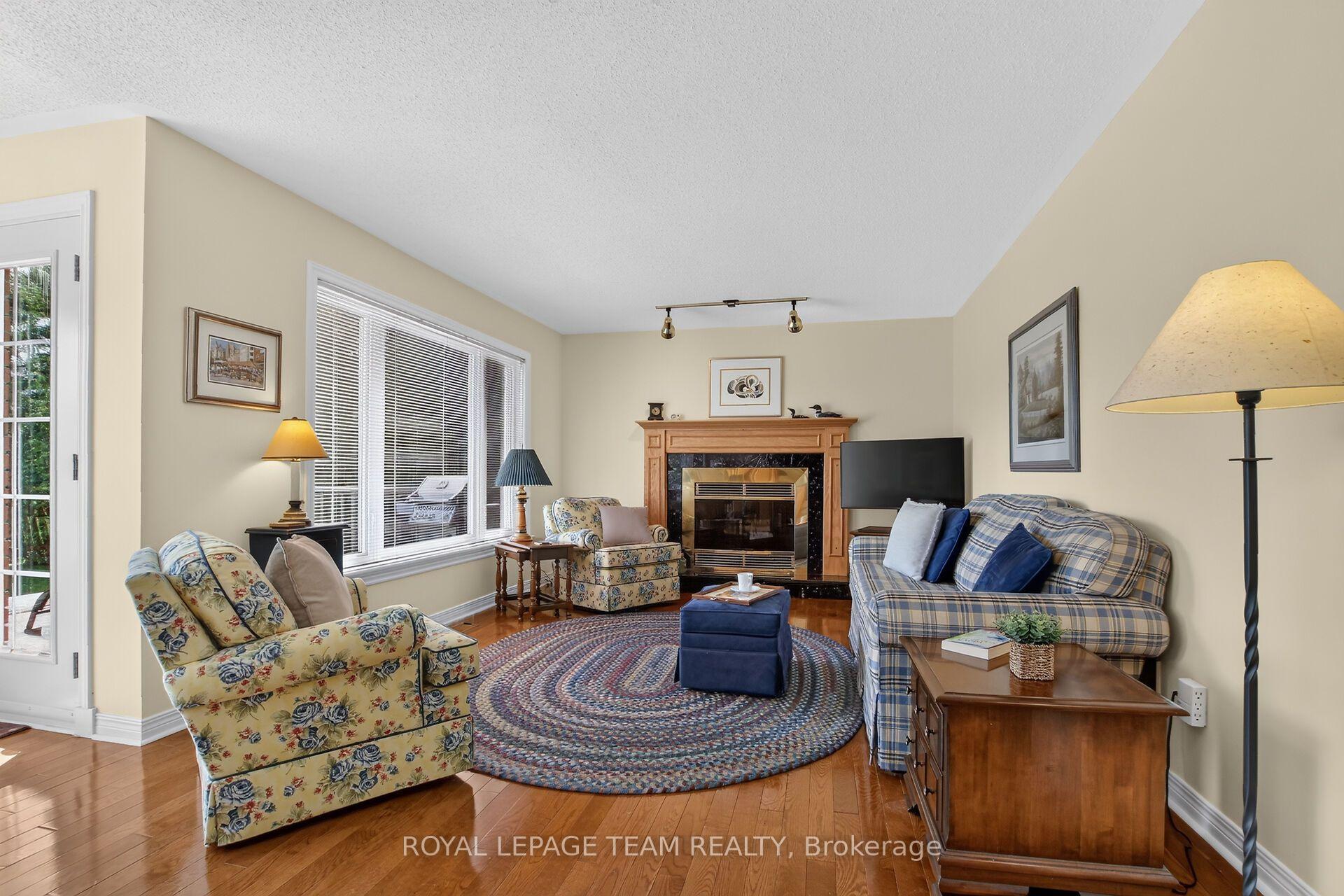 Photo 21 of 19 Slade Crescent, Ottawa, Kanata - Kanata Lakes/Heritage Hills — HOMEH