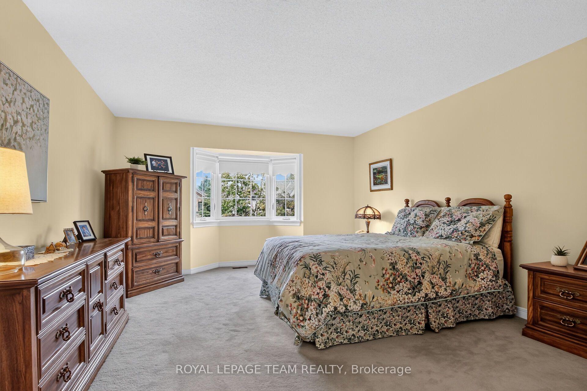 Photo 28 of 19 Slade Crescent, Ottawa, Kanata - Kanata Lakes/Heritage Hills — HOMEH