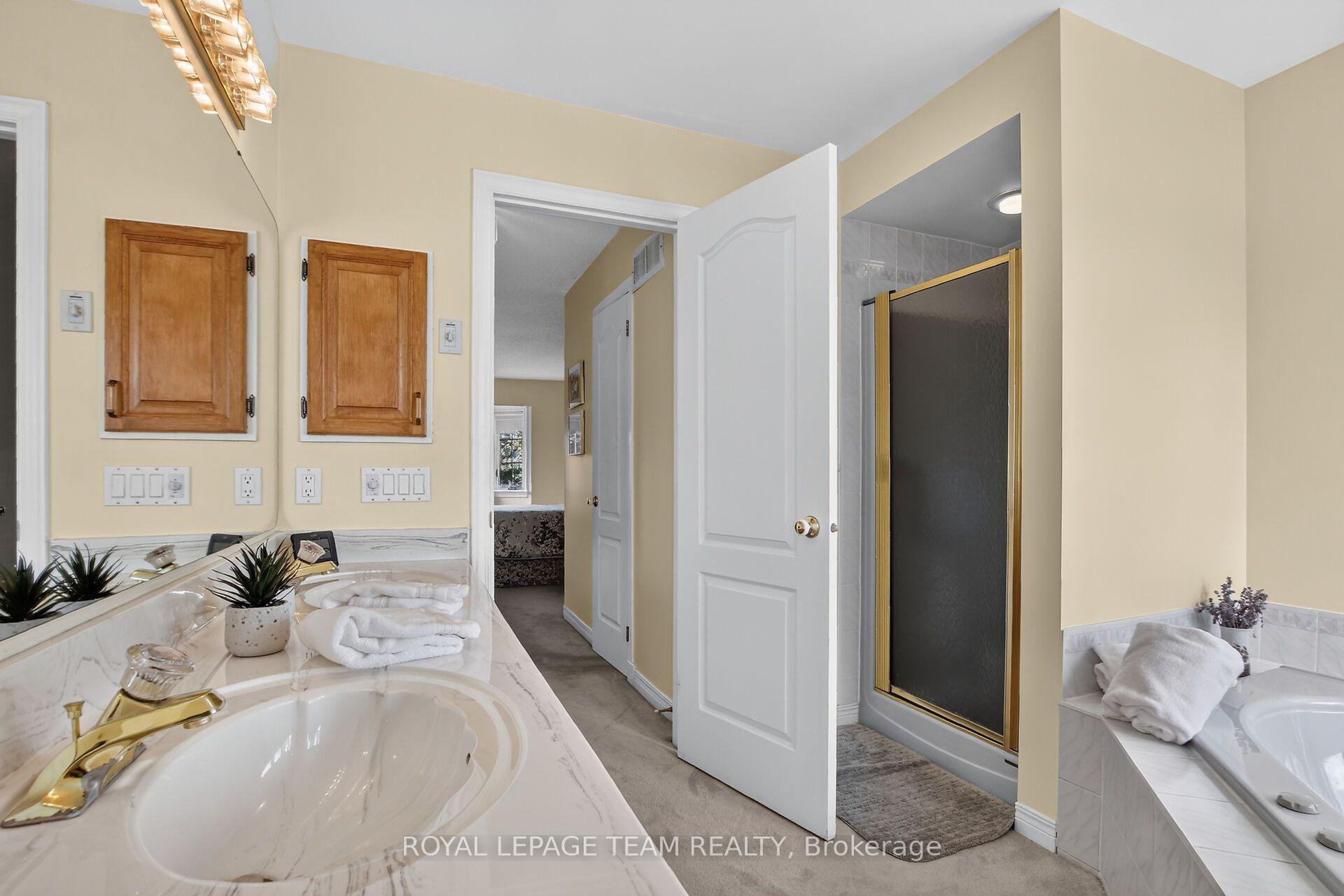 Photo 31 of 19 Slade Crescent, Ottawa, Kanata - Kanata Lakes/Heritage Hills — HOMEH