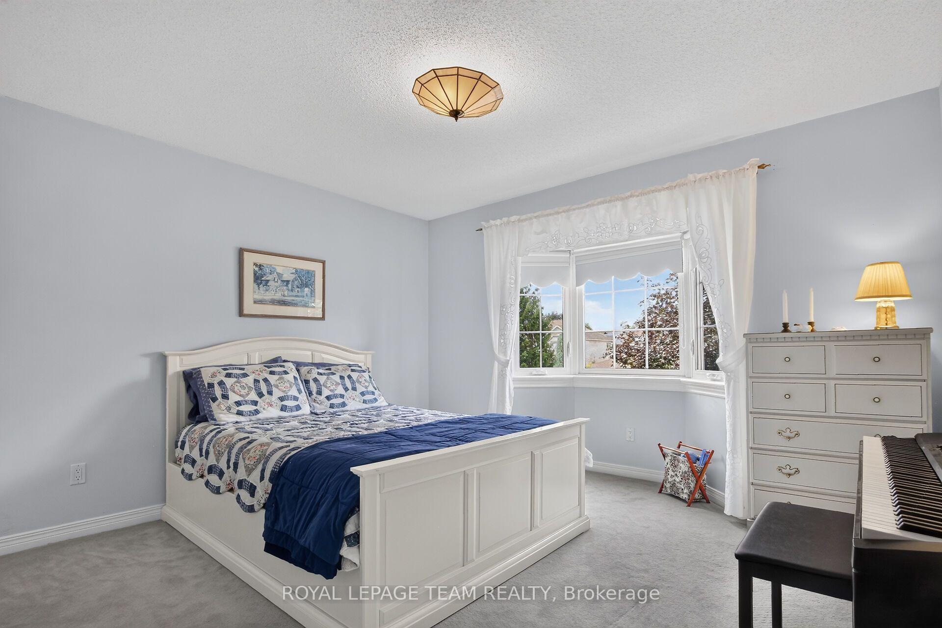 Photo 34 of 19 Slade Crescent, Ottawa, Kanata - Kanata Lakes/Heritage Hills — HOMEH