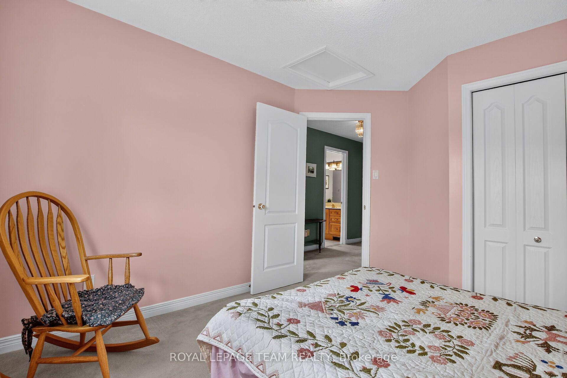 Photo 37 of 19 Slade Crescent, Ottawa, Kanata - Kanata Lakes/Heritage Hills — HOMEH