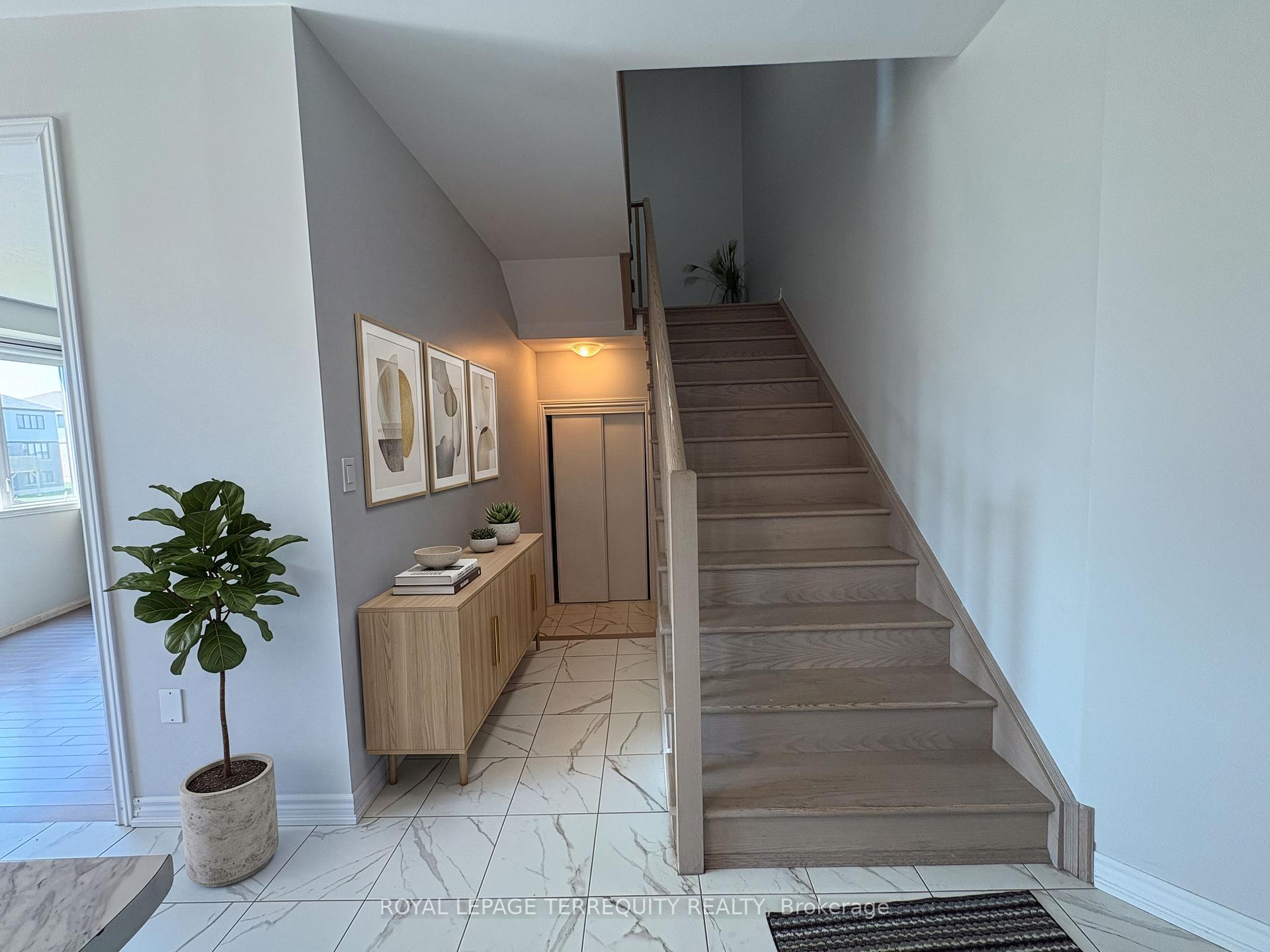 Photo 7 of 285 Vanilla Trail, Thorold, Rolling Meadows — HOMEH