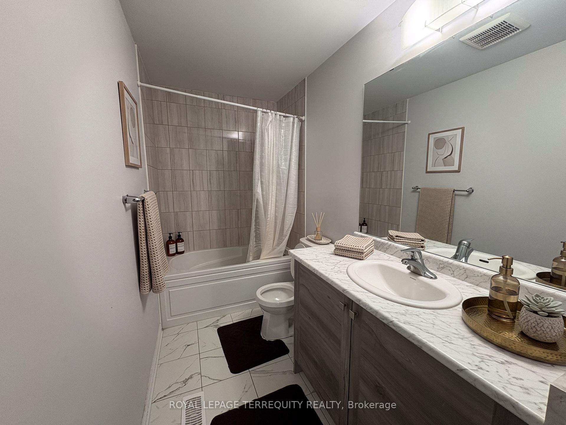 Photo 11 of 285 Vanilla Trail, Thorold, Rolling Meadows — HOMEH