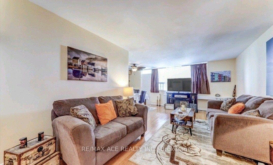 Photo 4 of Unit 608, 3420 Eglinton Avenue E, Scarborough, Scarborough Village — HOMEH
