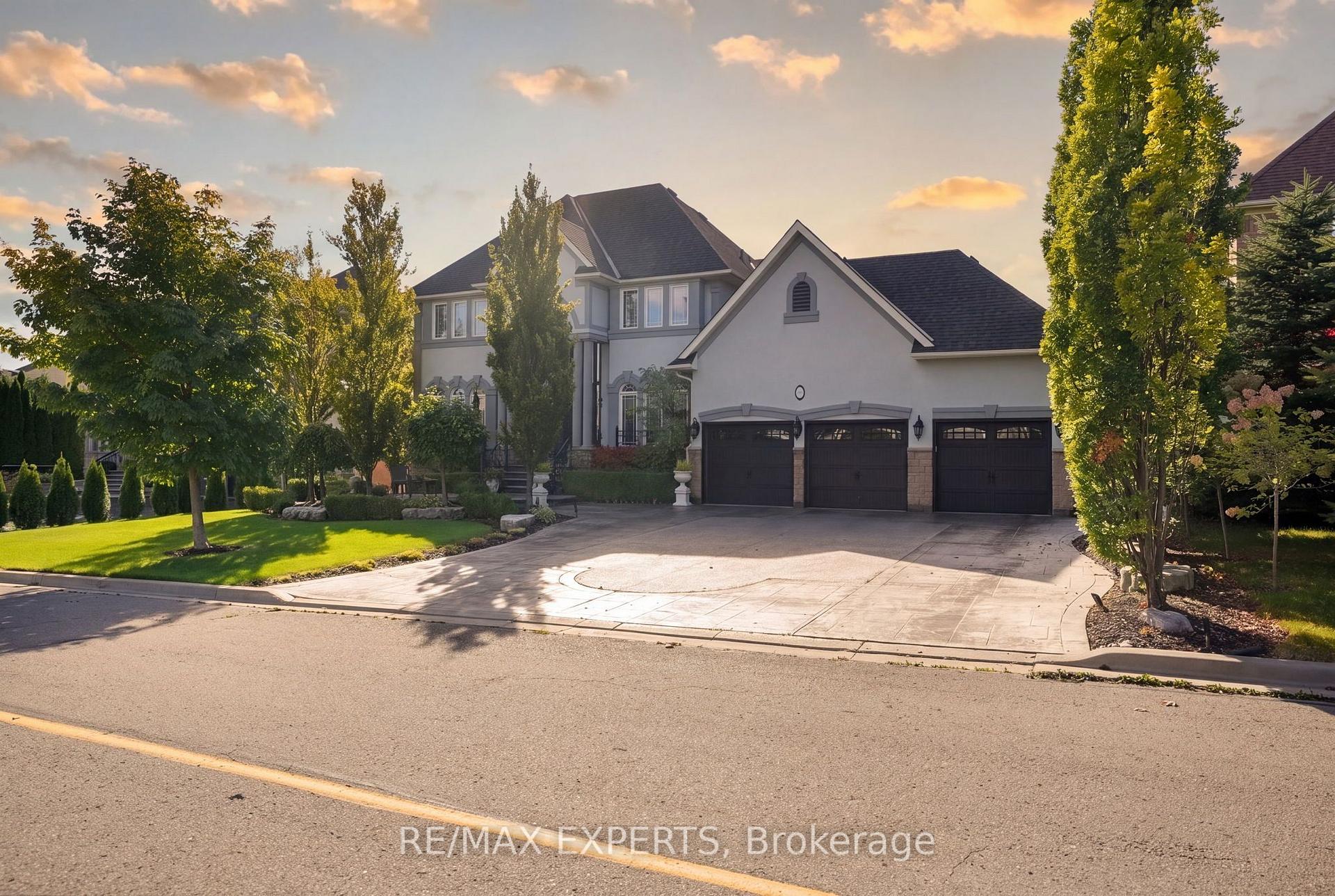 Photo 4 of 91 Hunterwood Chase, Vaughan, Rural Vaughan — HOMEH