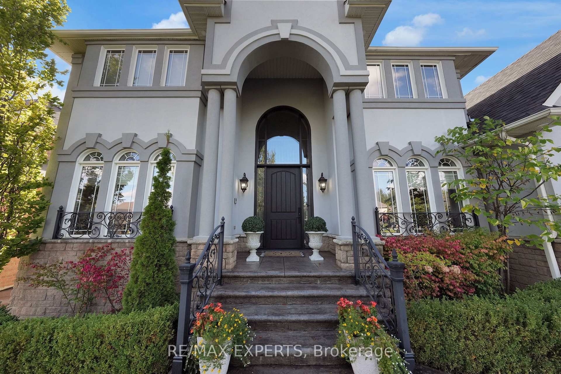 Photo 6 of 91 Hunterwood Chase, Vaughan, Rural Vaughan — HOMEH