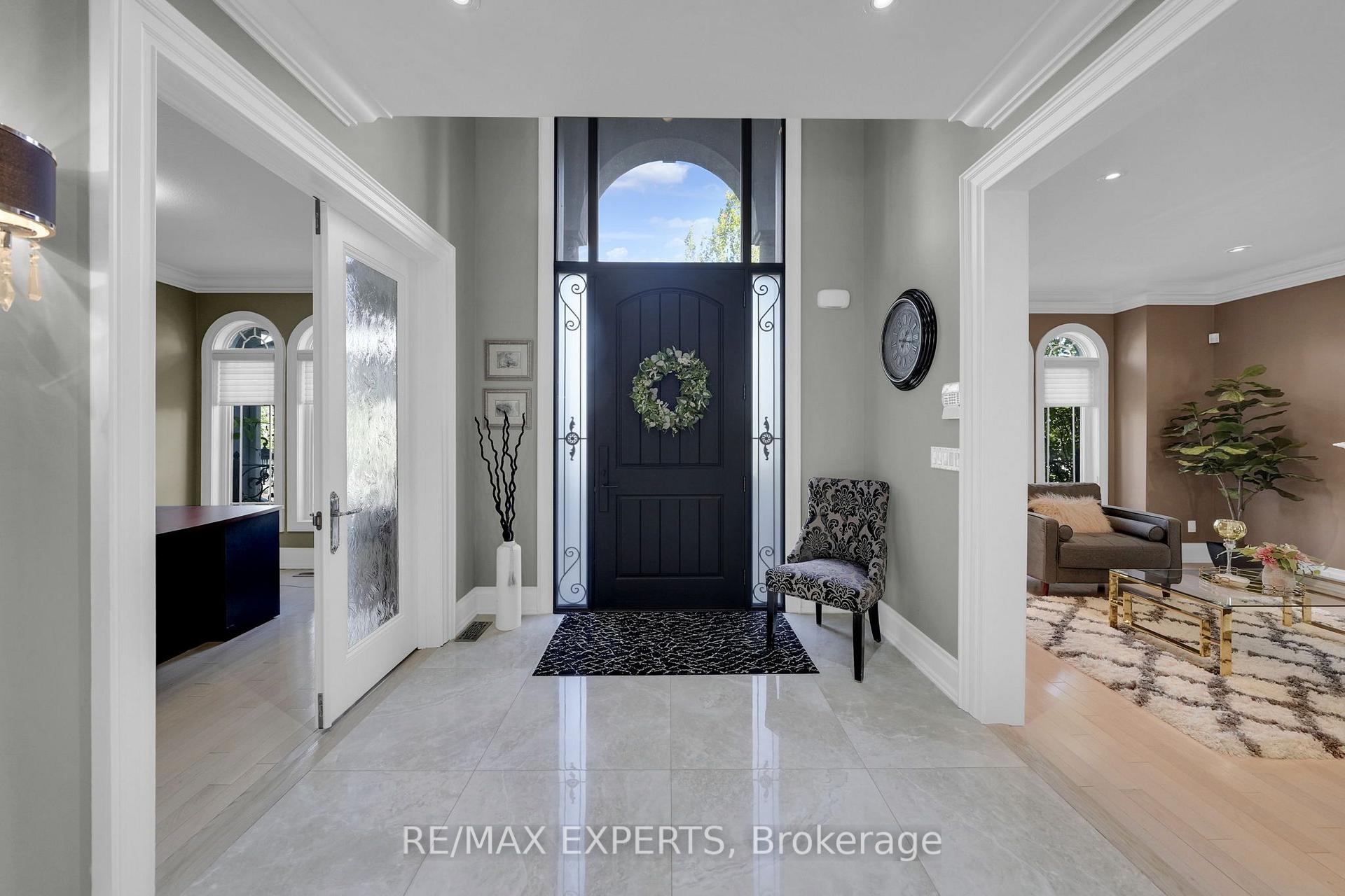 Photo 7 of 91 Hunterwood Chase, Vaughan, Rural Vaughan — HOMEH