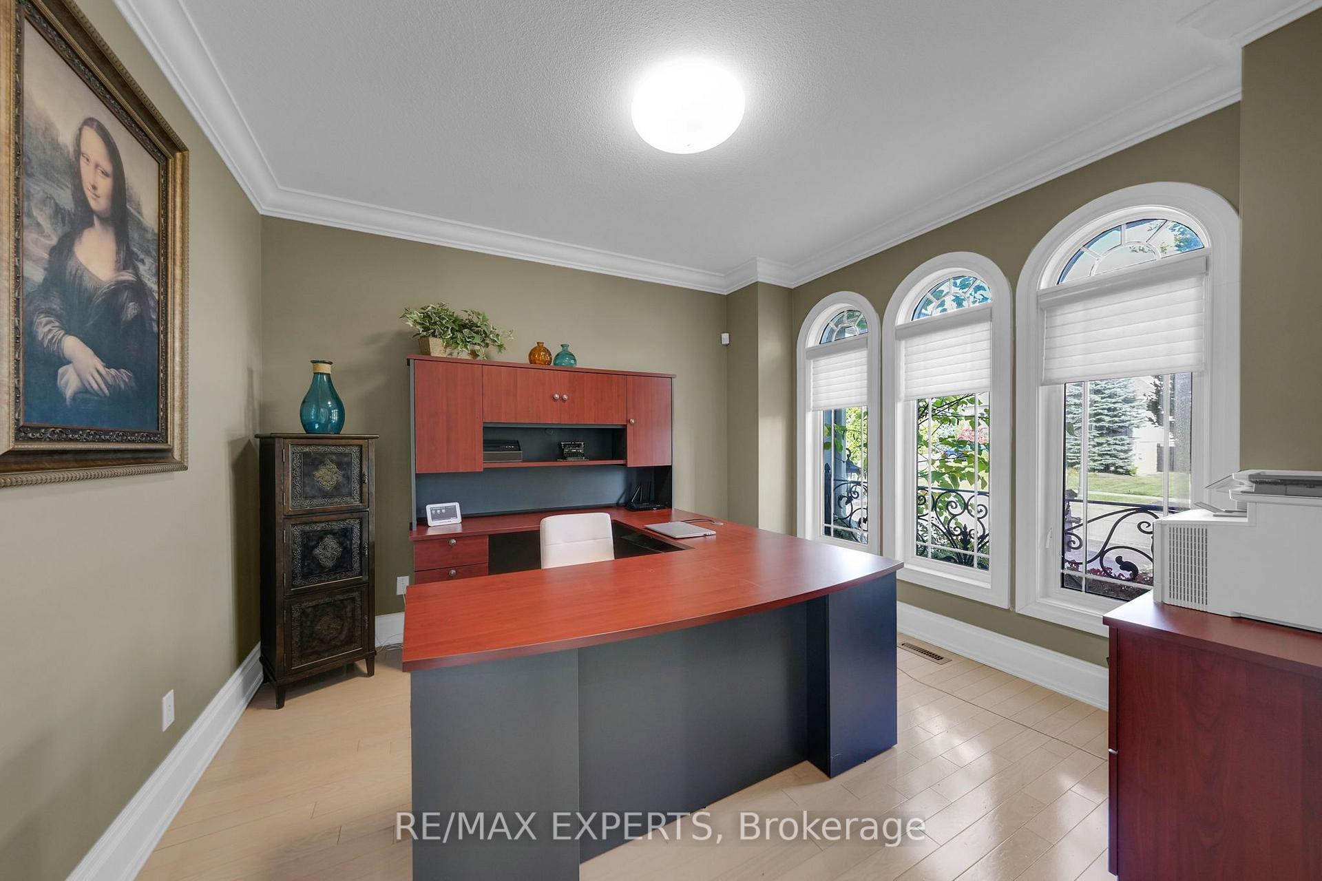 Photo 9 of 91 Hunterwood Chase, Vaughan, Rural Vaughan — HOMEH