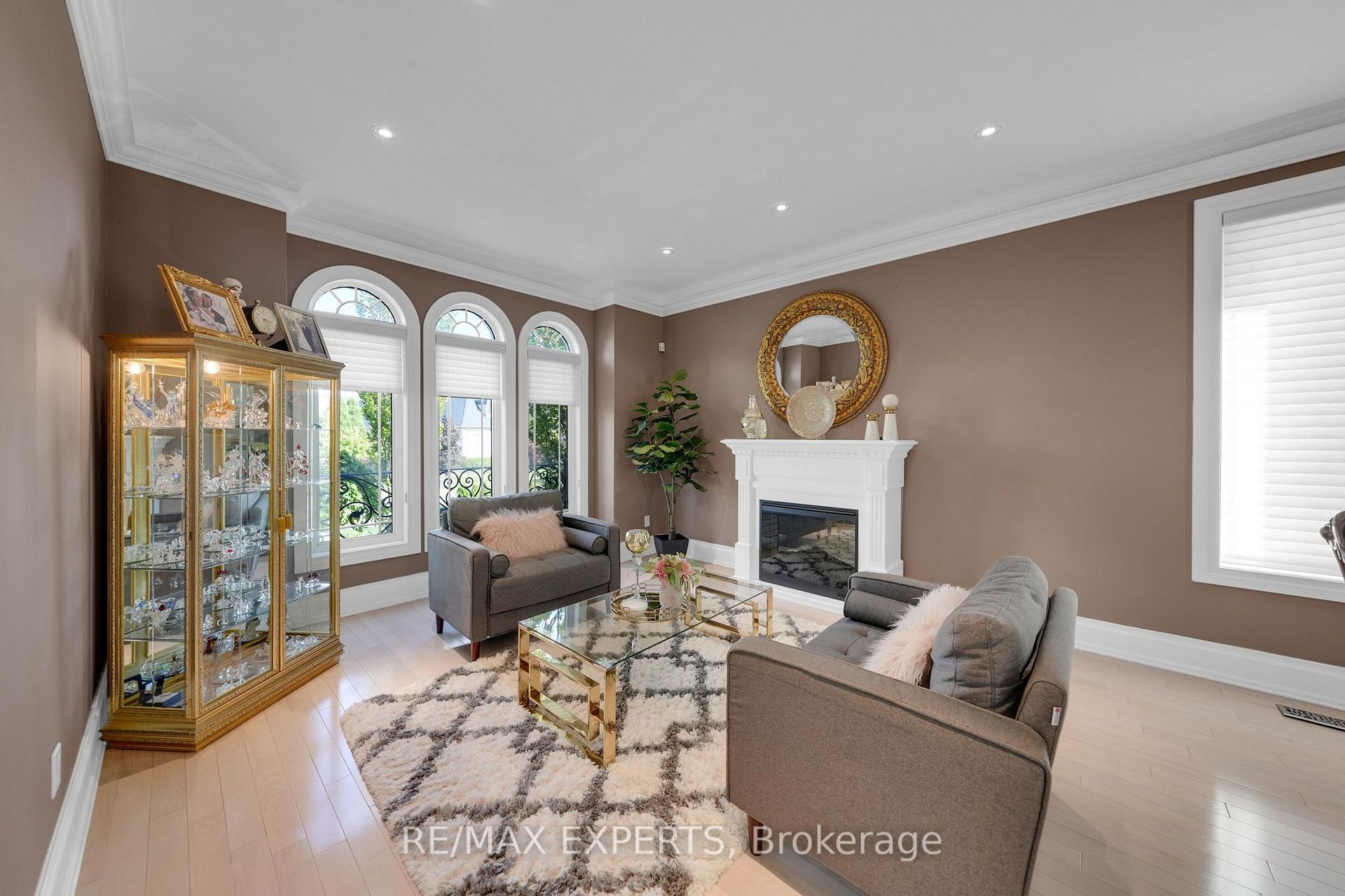 Photo 10 of 91 Hunterwood Chase, Vaughan, Rural Vaughan — HOMEH