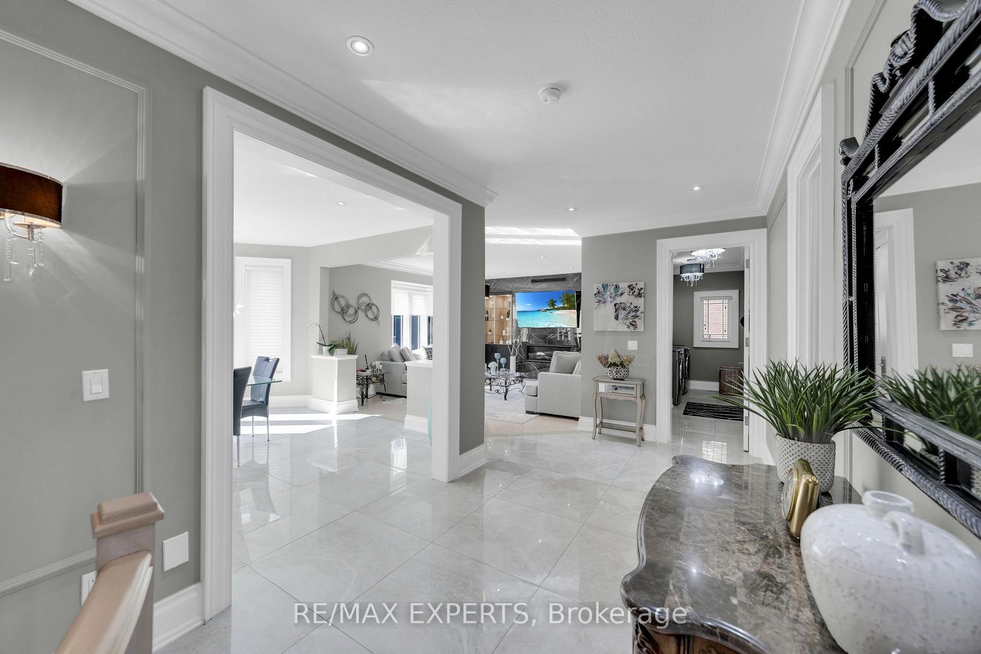 Photo 12 of 91 Hunterwood Chase, Vaughan, Rural Vaughan — HOMEH