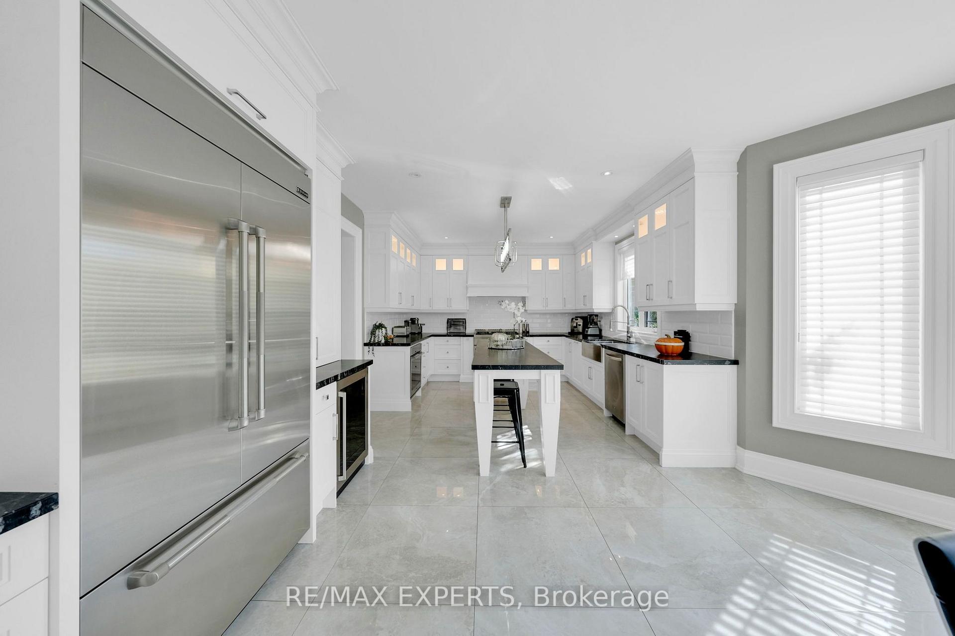 Photo 18 of 91 Hunterwood Chase, Vaughan, Rural Vaughan — HOMEH