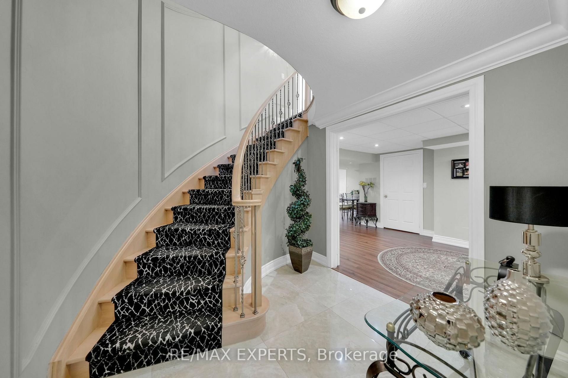 Photo 35 of 91 Hunterwood Chase, Vaughan, Rural Vaughan — HOMEH