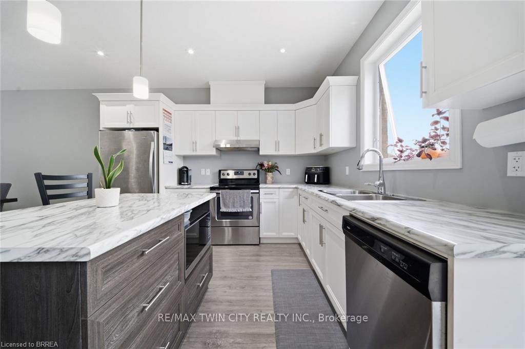 Photo 11 of Unit 2, 30 Balmoral Street, Brant, Paris — HOMEH