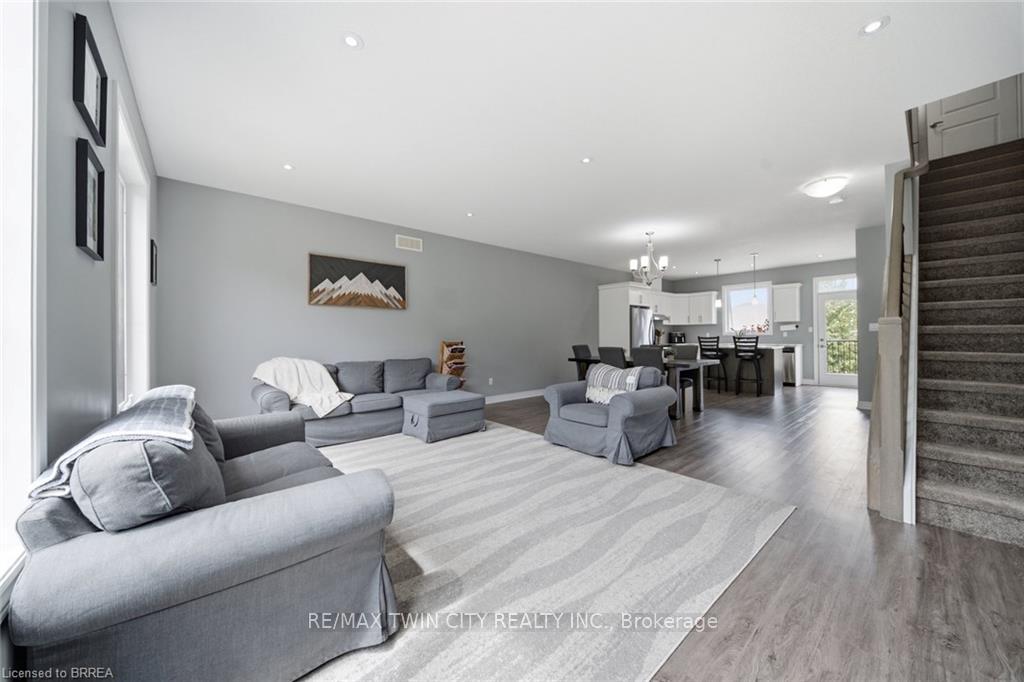 Photo 17 of Unit 2, 30 Balmoral Street, Brant, Paris — HOMEH